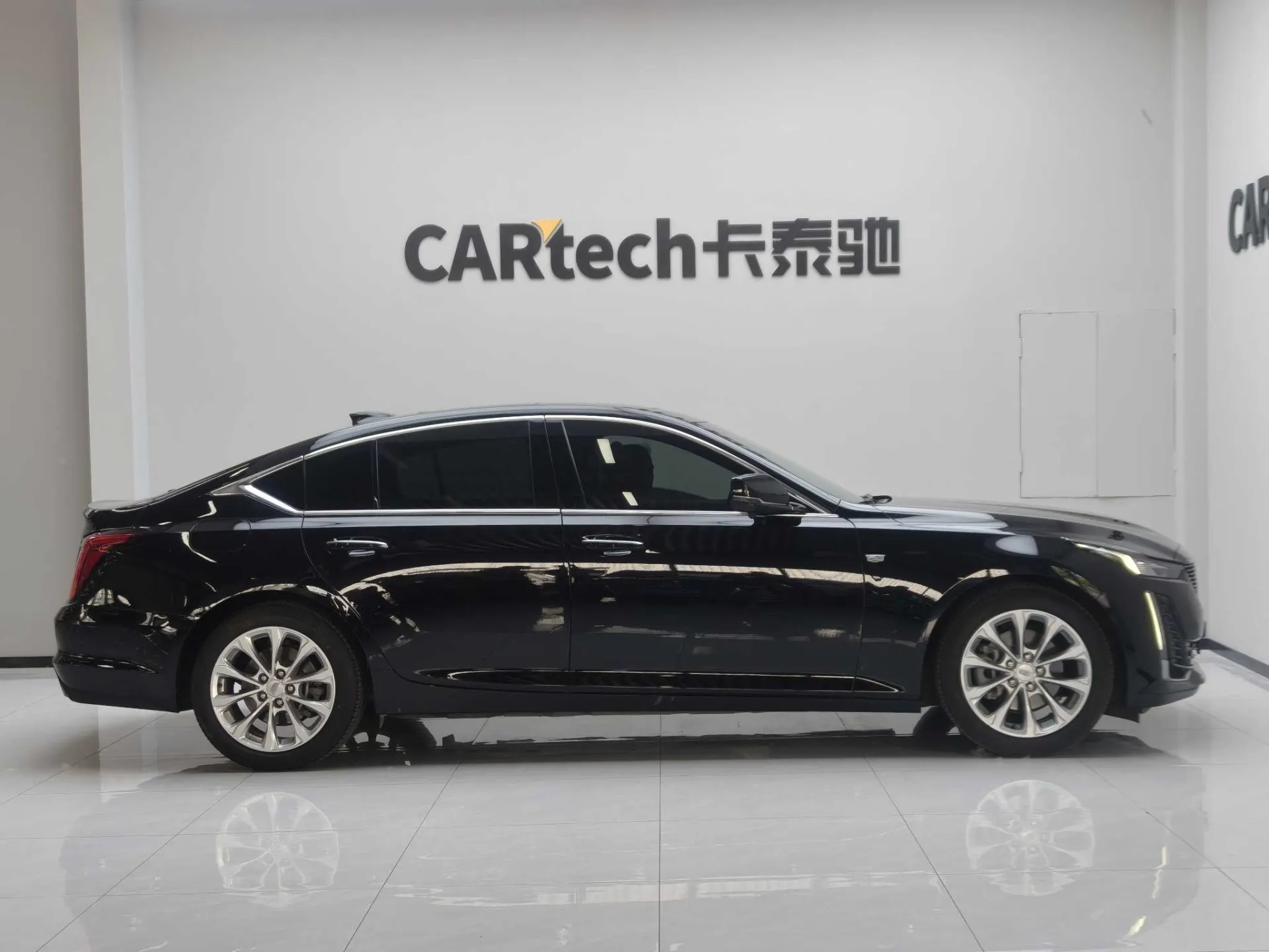 Cadillac CT5, 2023 4