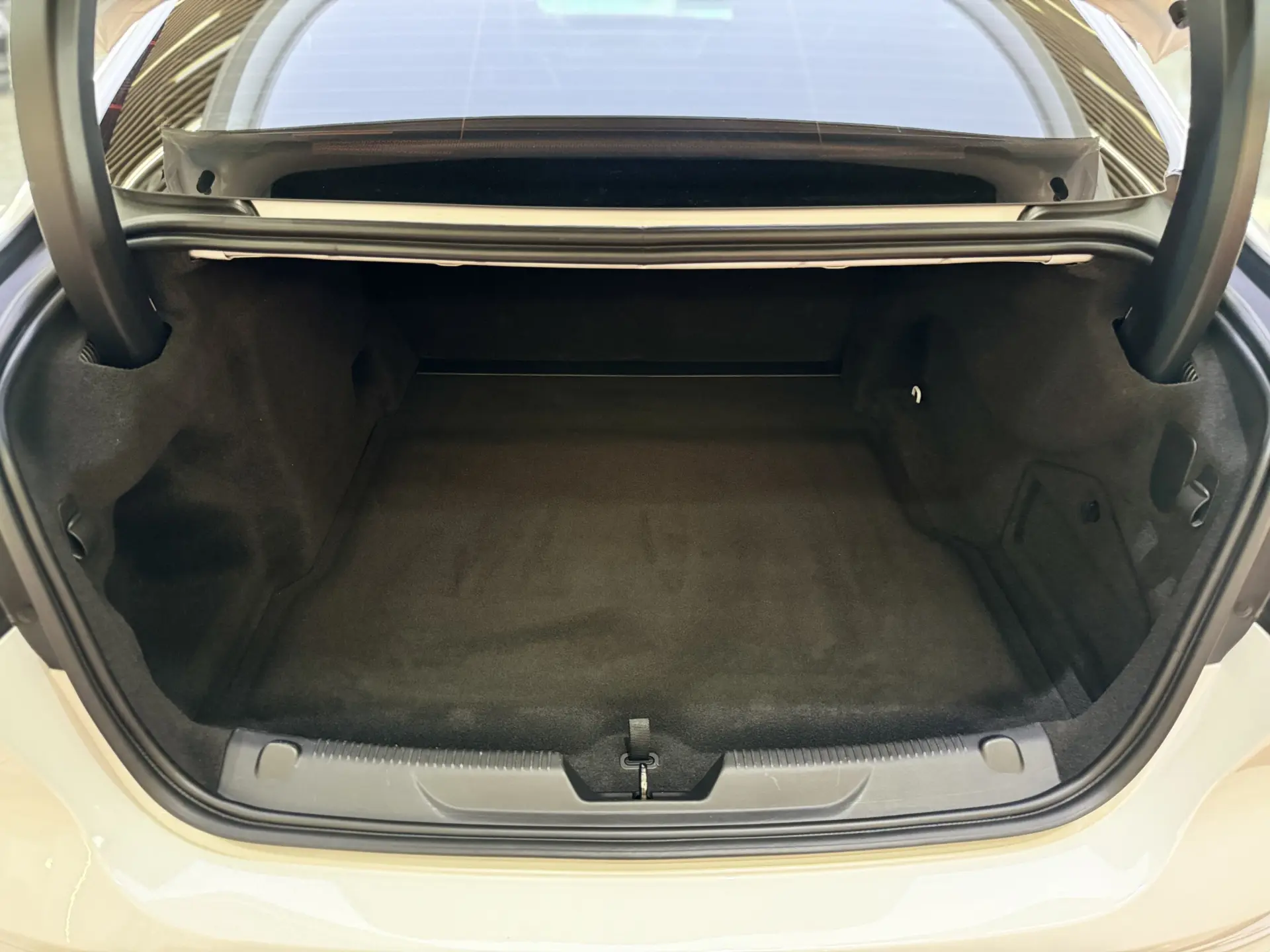 Jaguar XEL, 2023 13