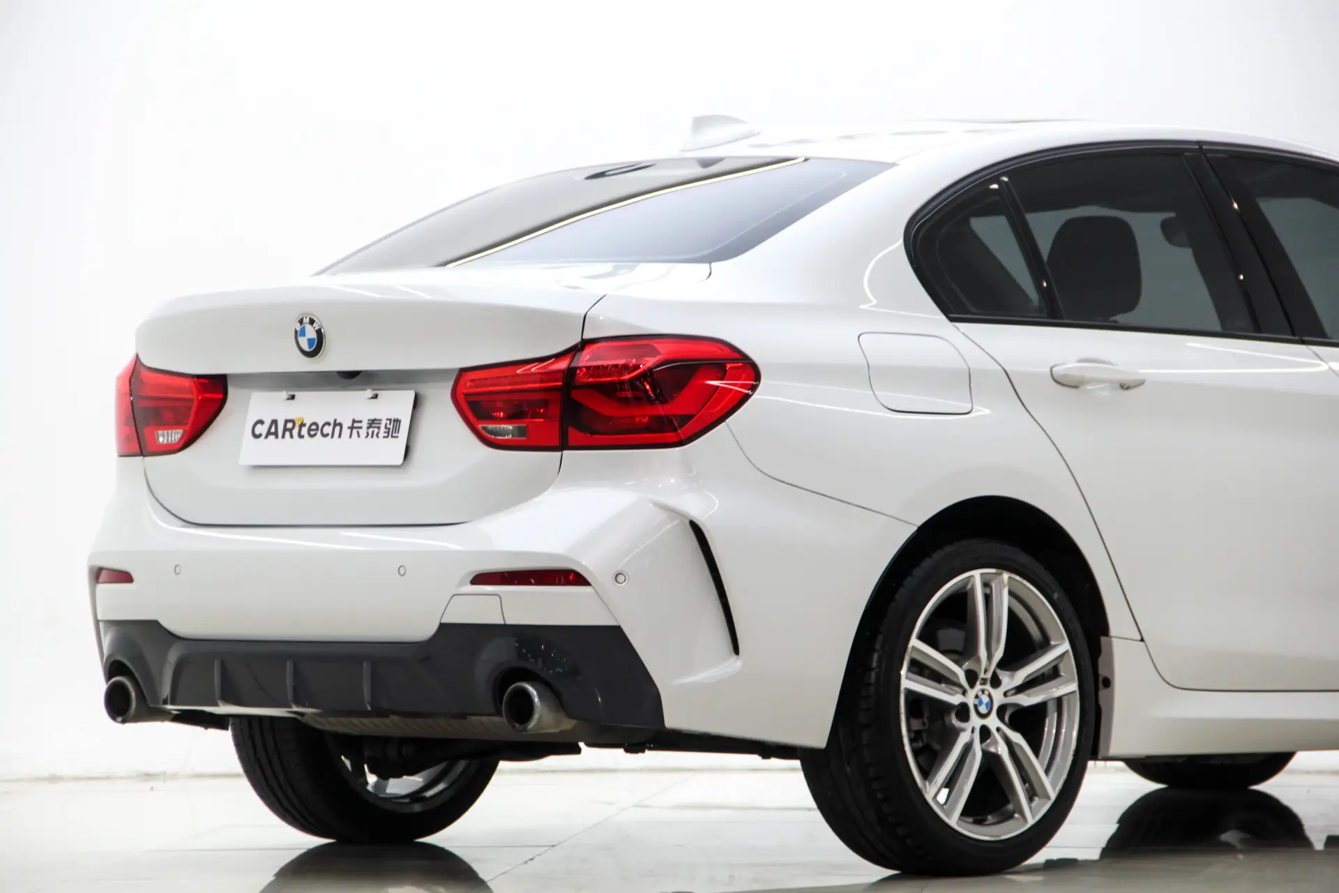BMW 120i, 2019 13