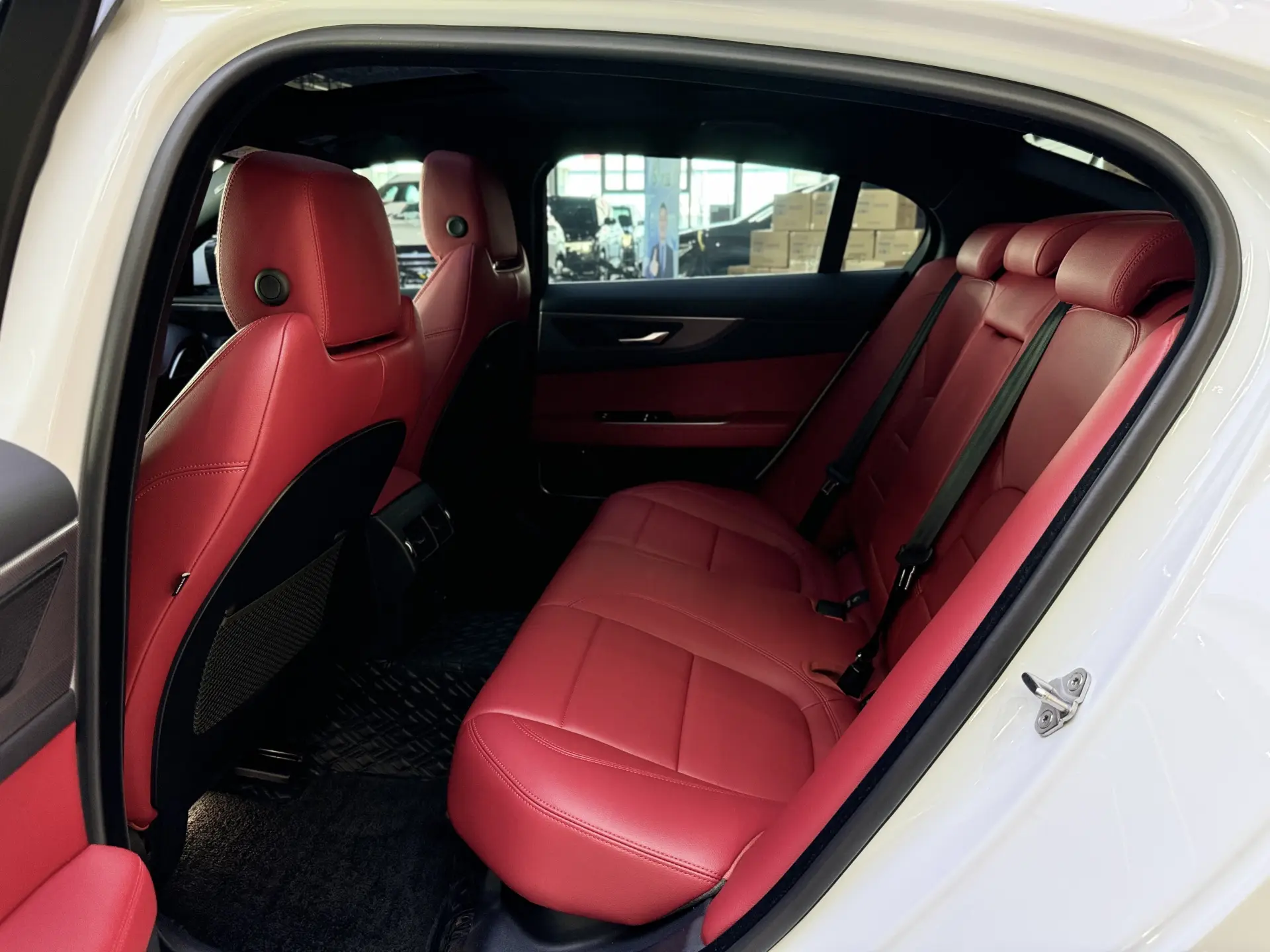 Jaguar XEL, 2023 21