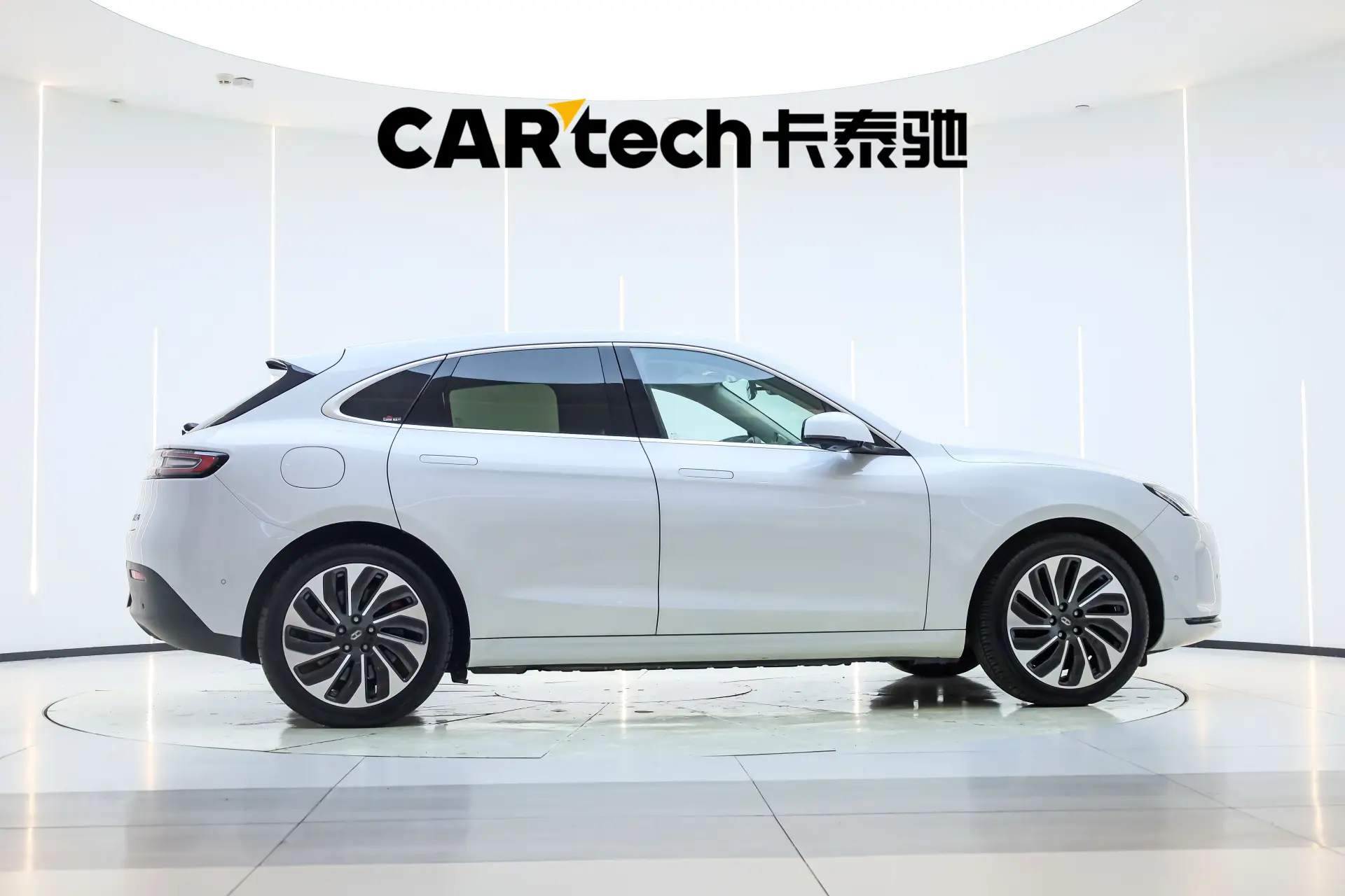 AITO M5, 2022 4