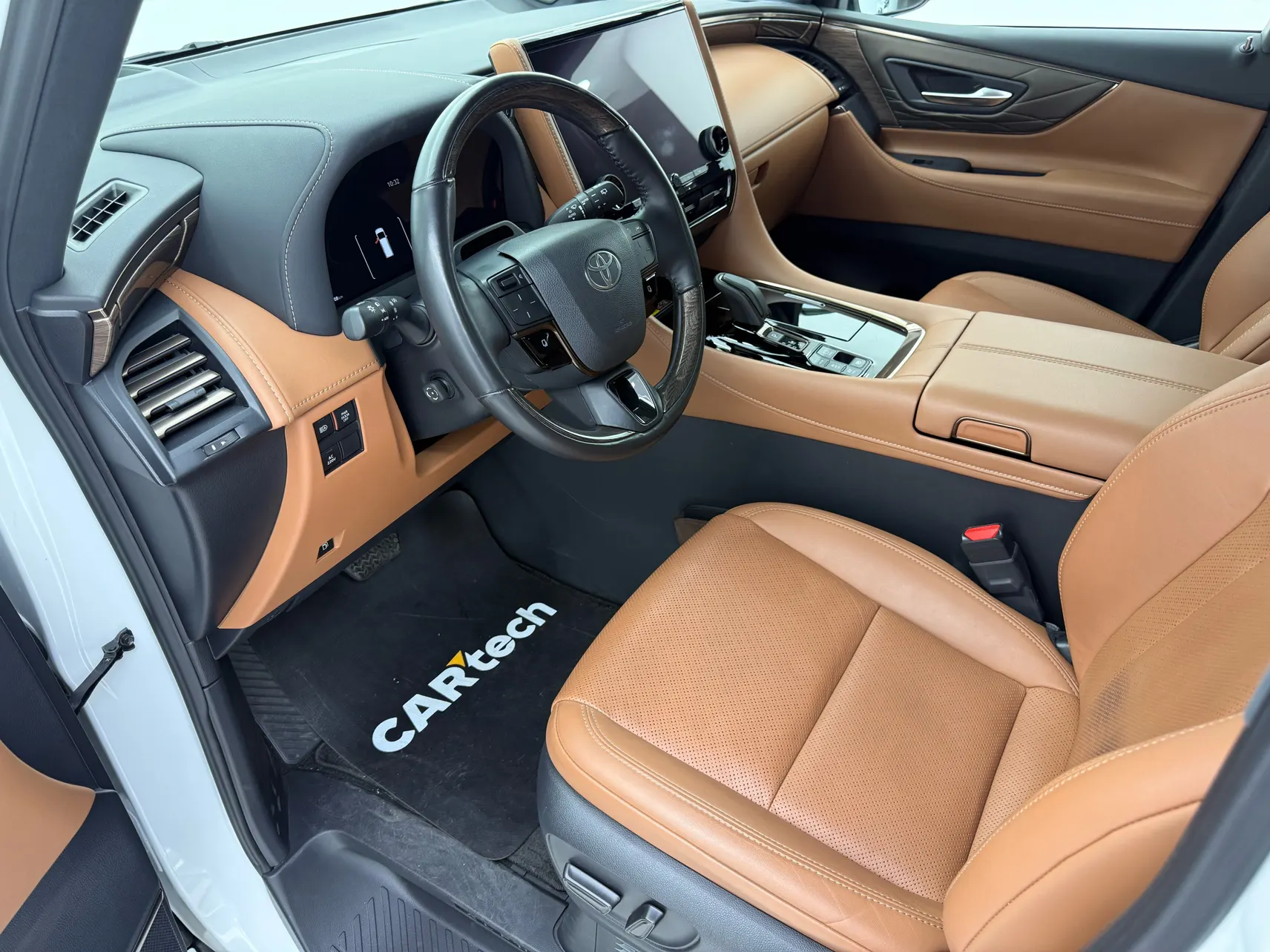 Toyota Alphard, 2023 21