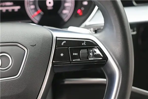 Audi A8L 50 TFSI, 2022 14