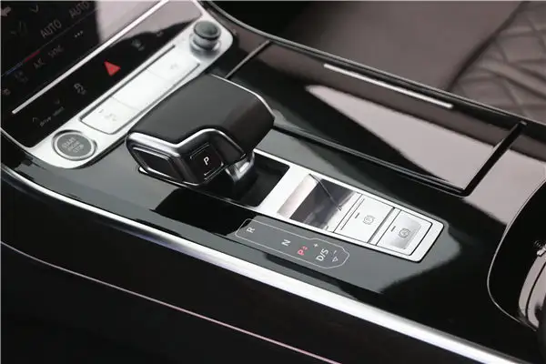 Audi A8L 50 TFSI, 2022 12