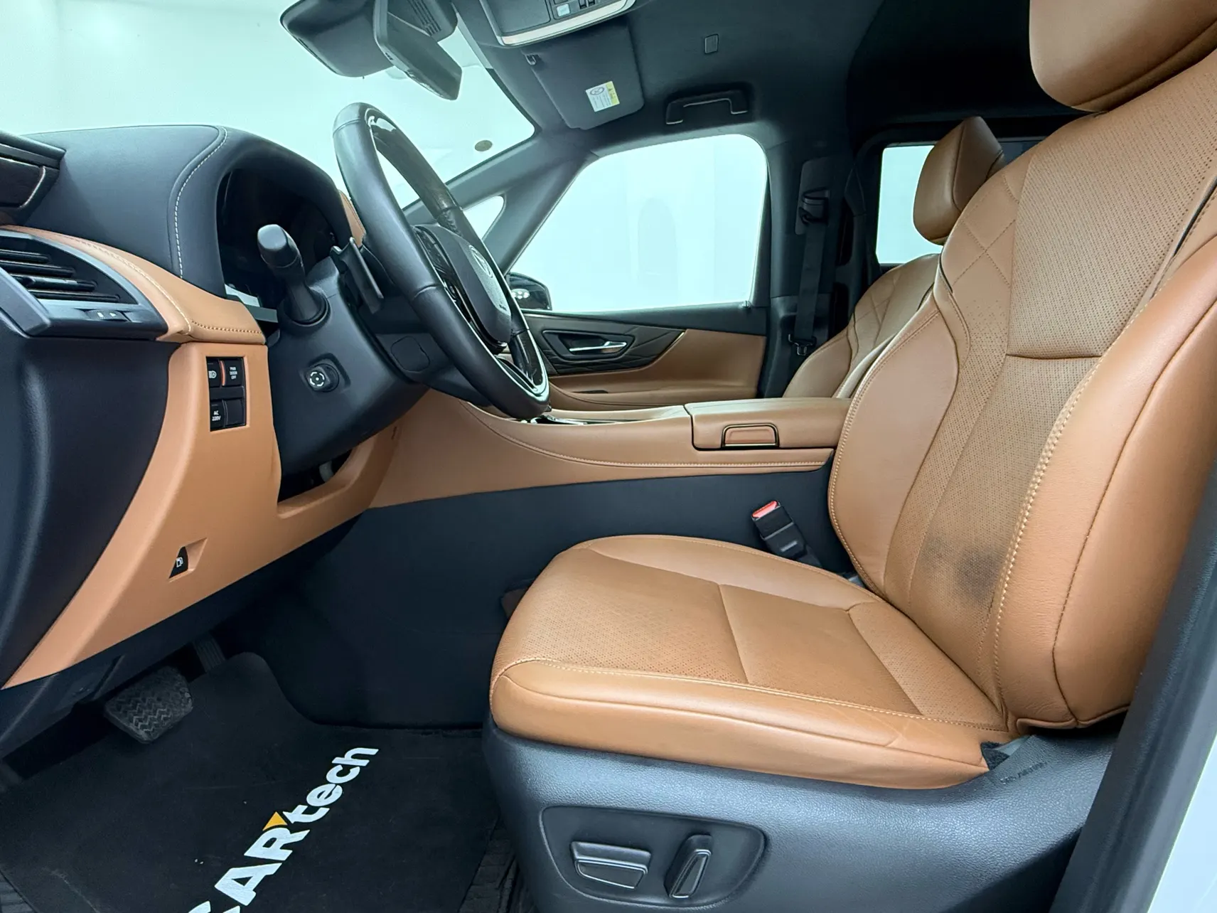 Toyota Alphard, 2023 15
