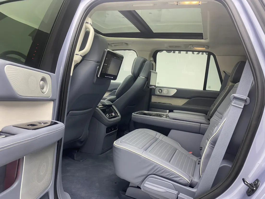 Lincoln Navigator, 2023 29