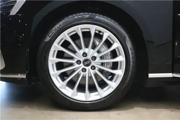 Audi A8L 50 TFSI, 2022 23