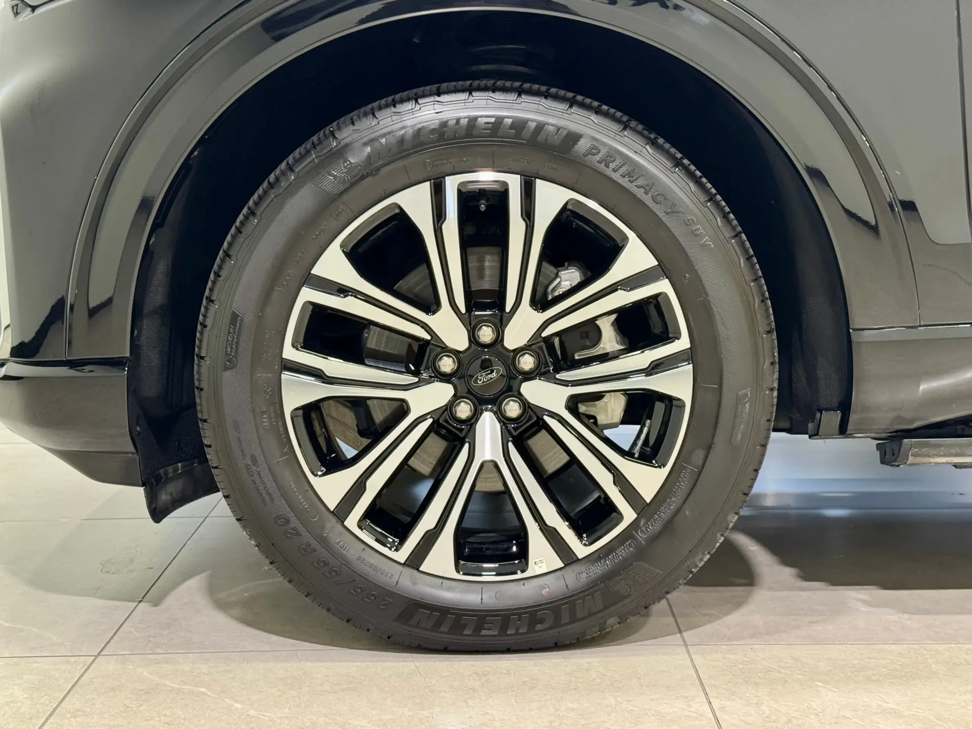 Ford Explorer, 2025 4