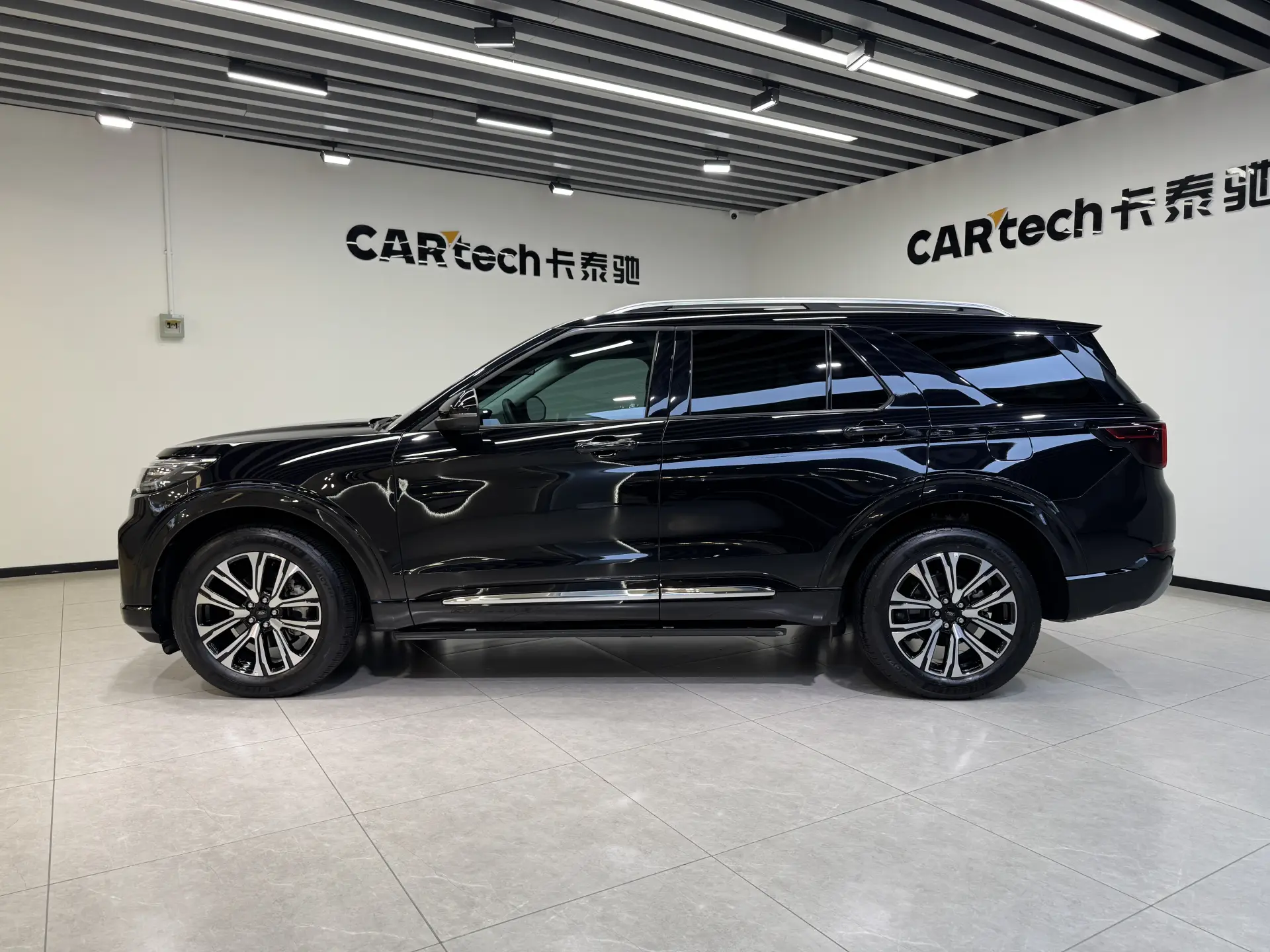 Ford Explorer, 2025 27