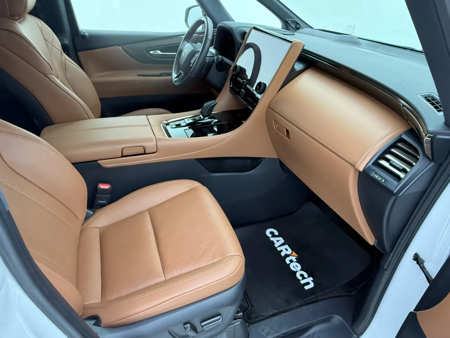 Toyota Alphard, 2023 23