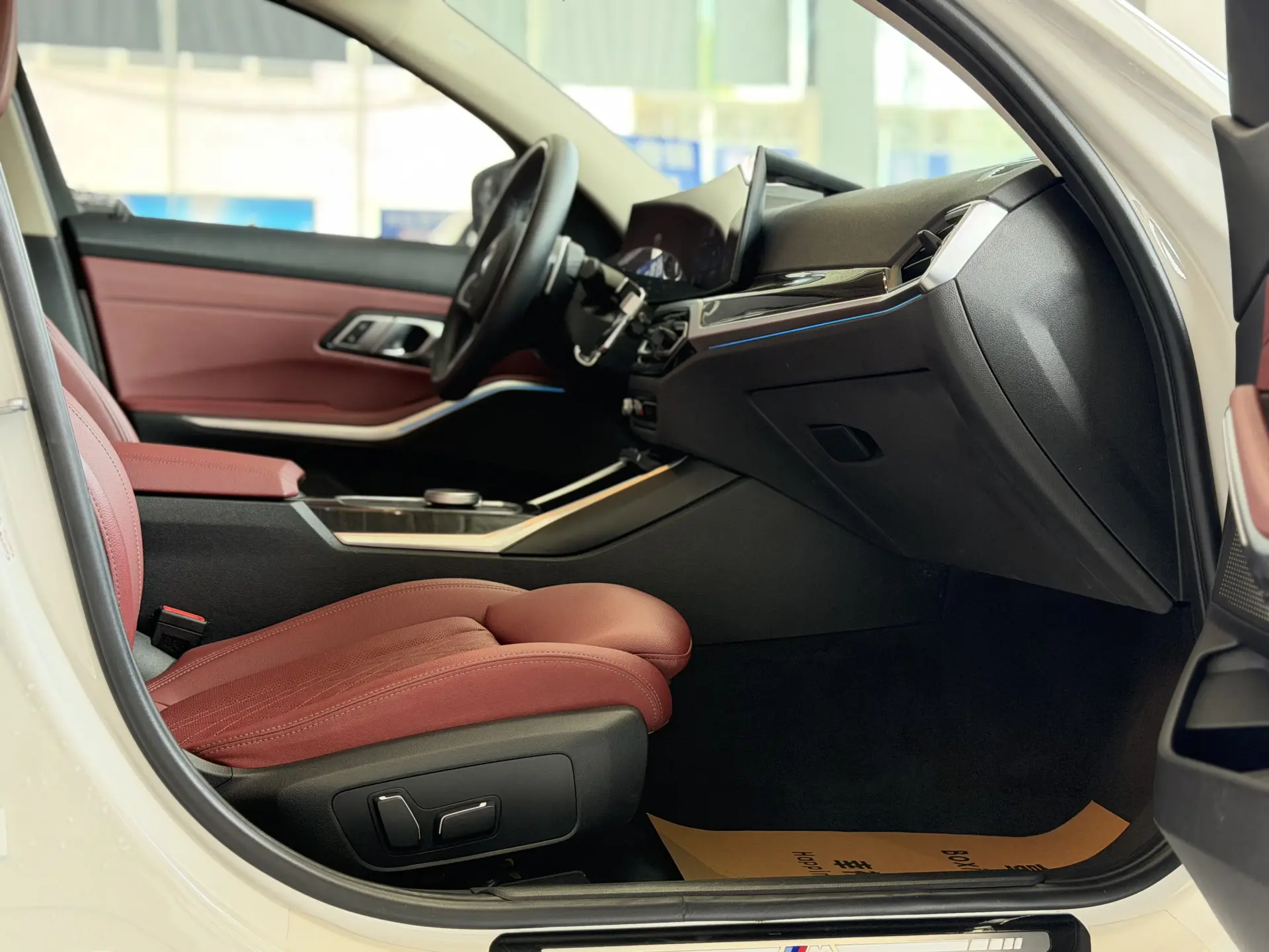 BMW 325Li, 2023 23