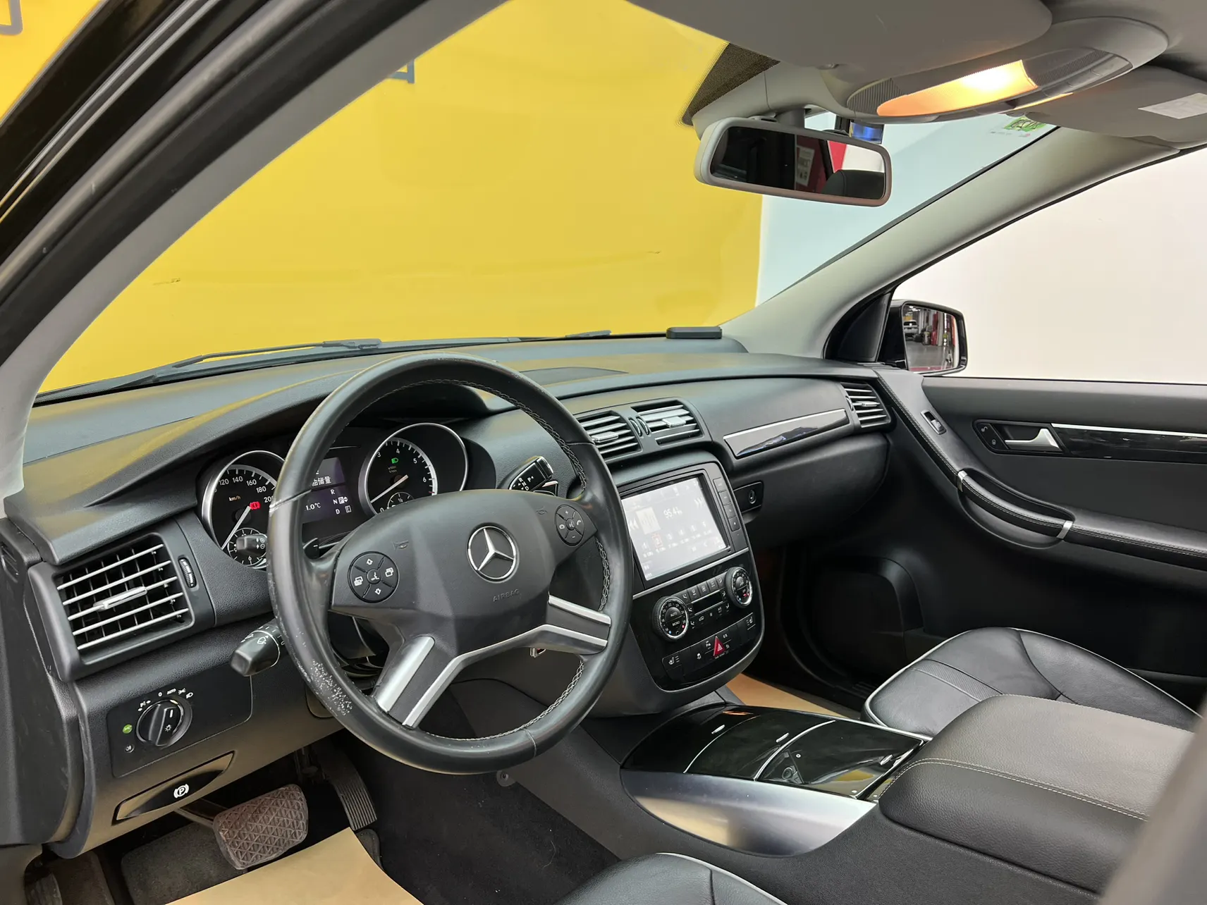 Mercedes-Benz R, 2017 39
