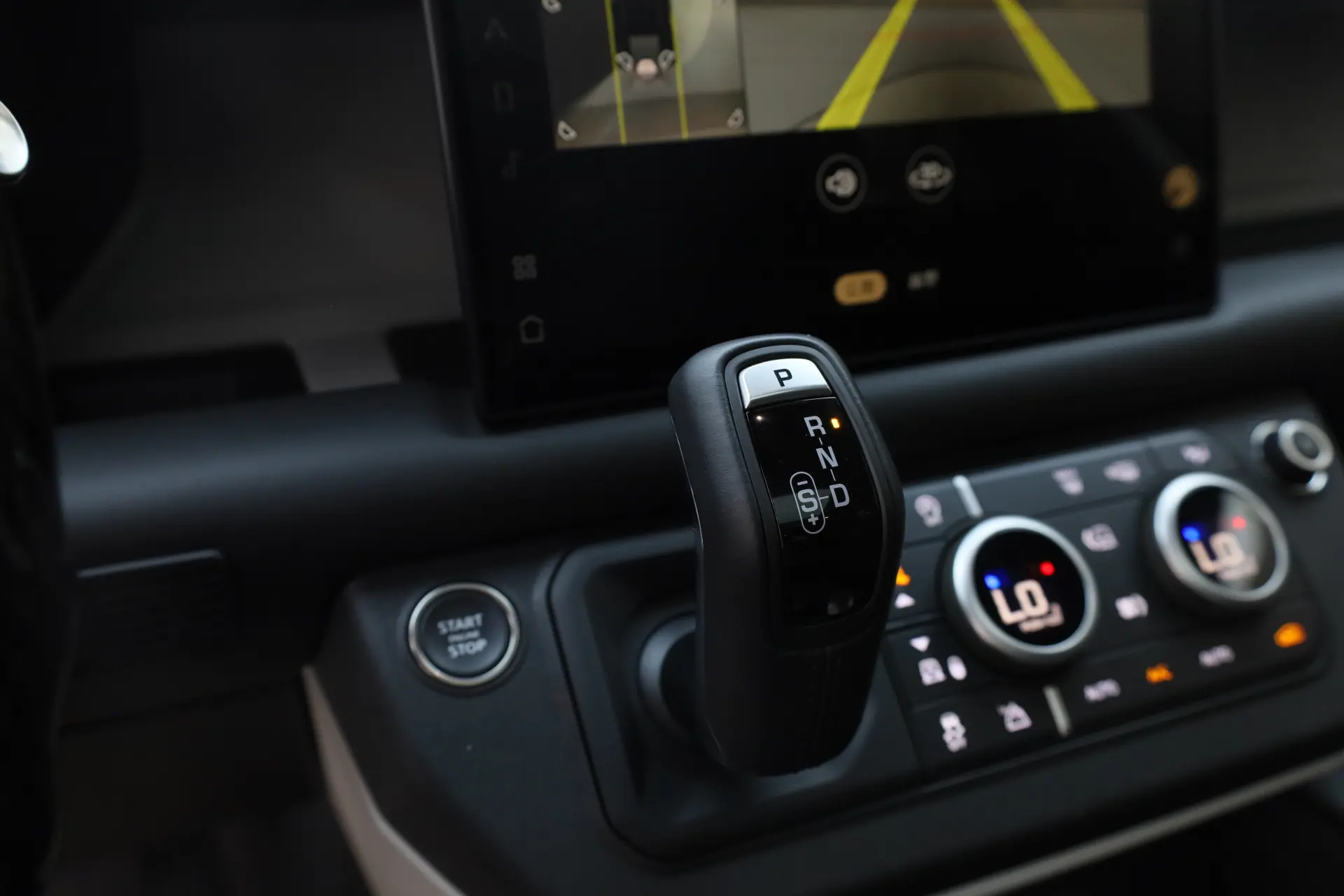 Land Rover Defender, 2024 20