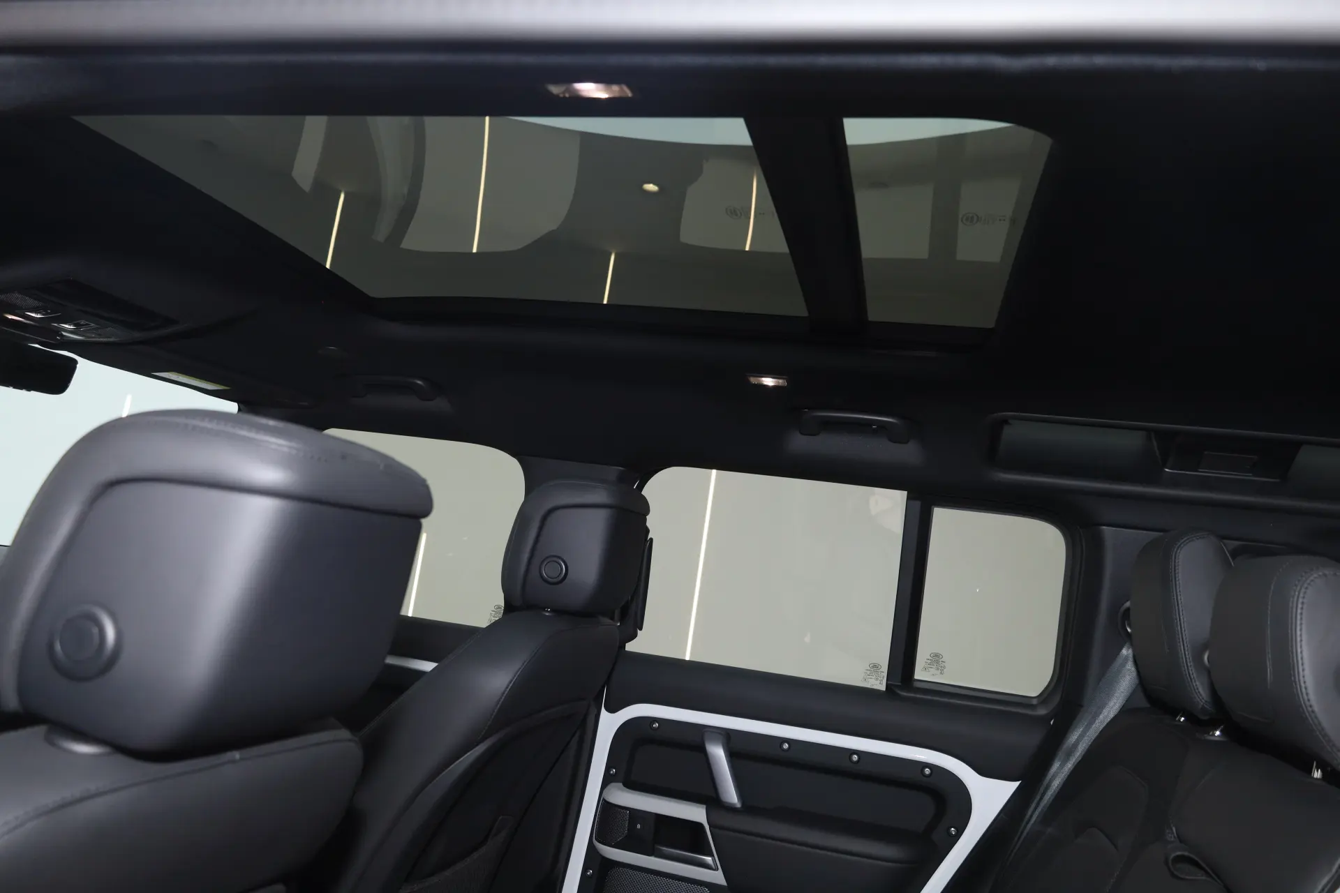 Land Rover Defender, 2024 23