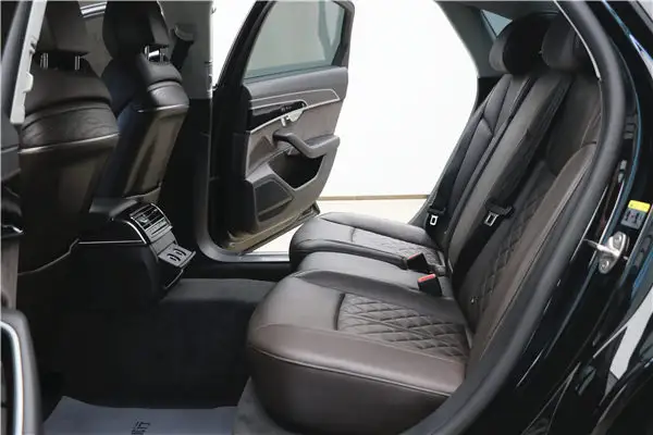 Audi A8L 50 TFSI, 2022 6
