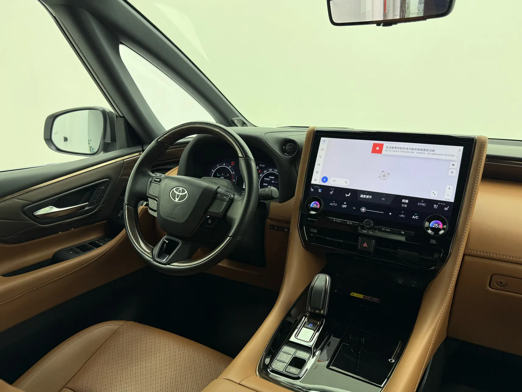 Toyota Alphard, 2023 13