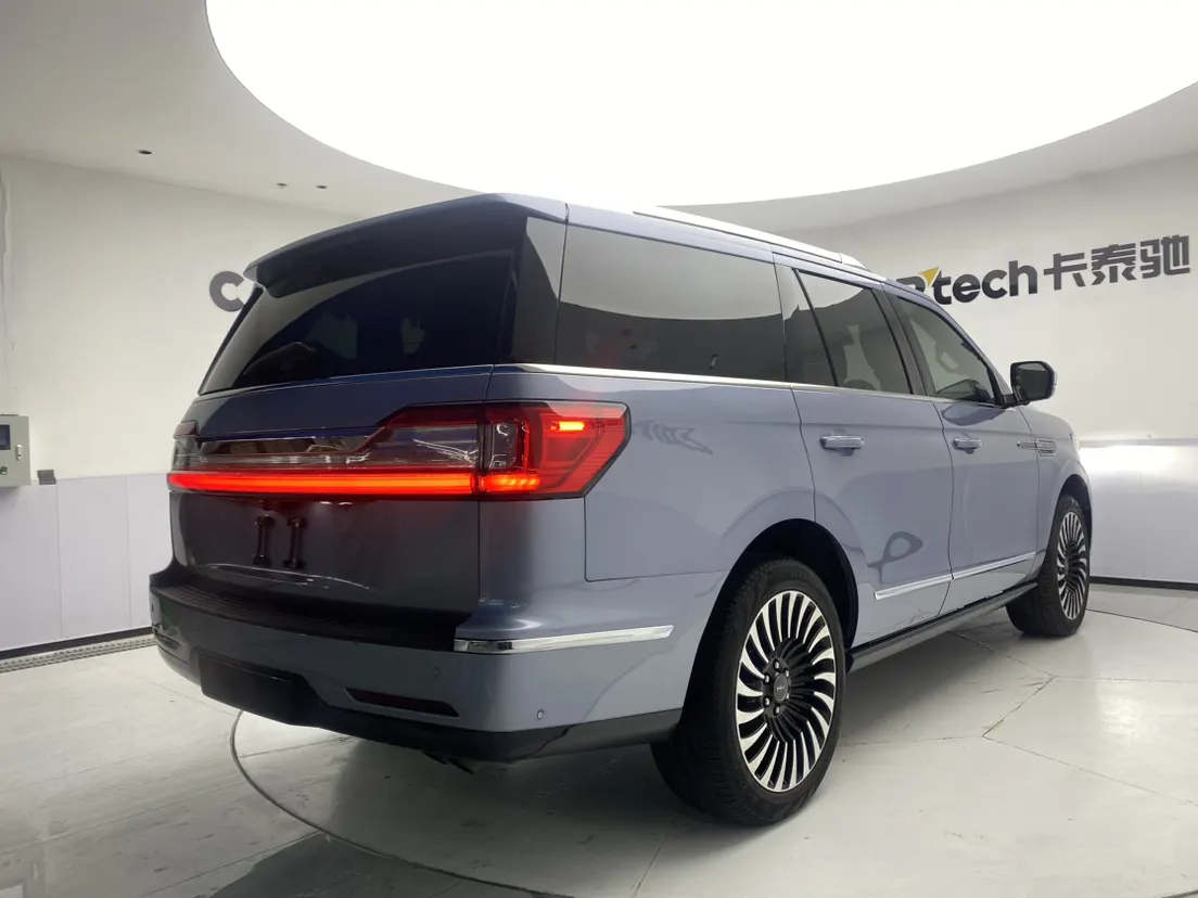 Lincoln Navigator, 2023 все фото