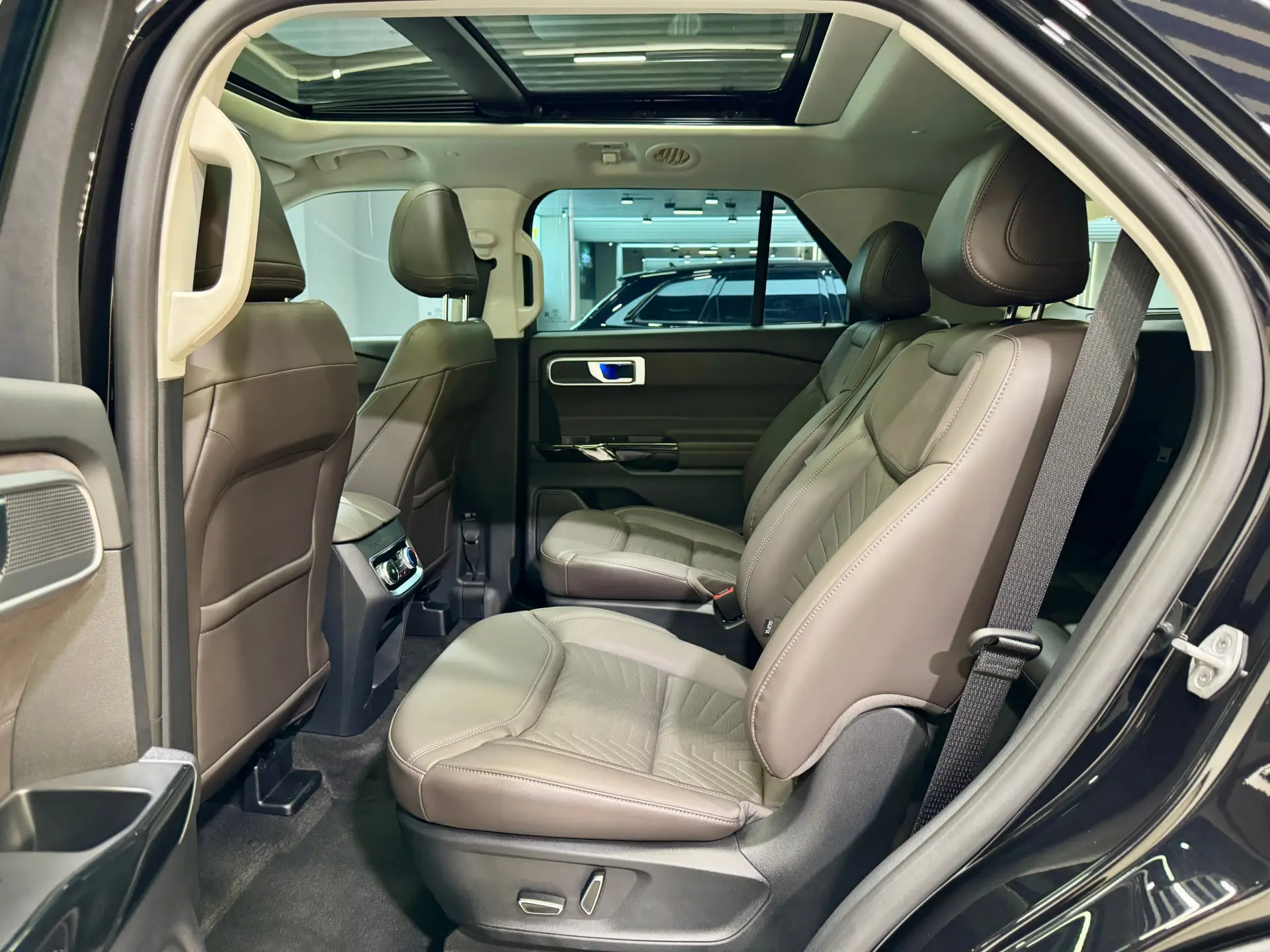 Ford Explorer, 2025 17