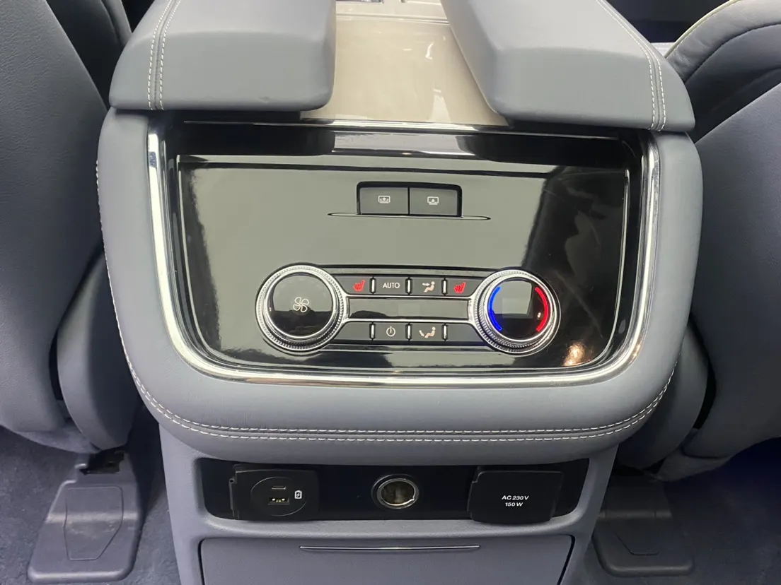 Lincoln Navigator, 2023 28
