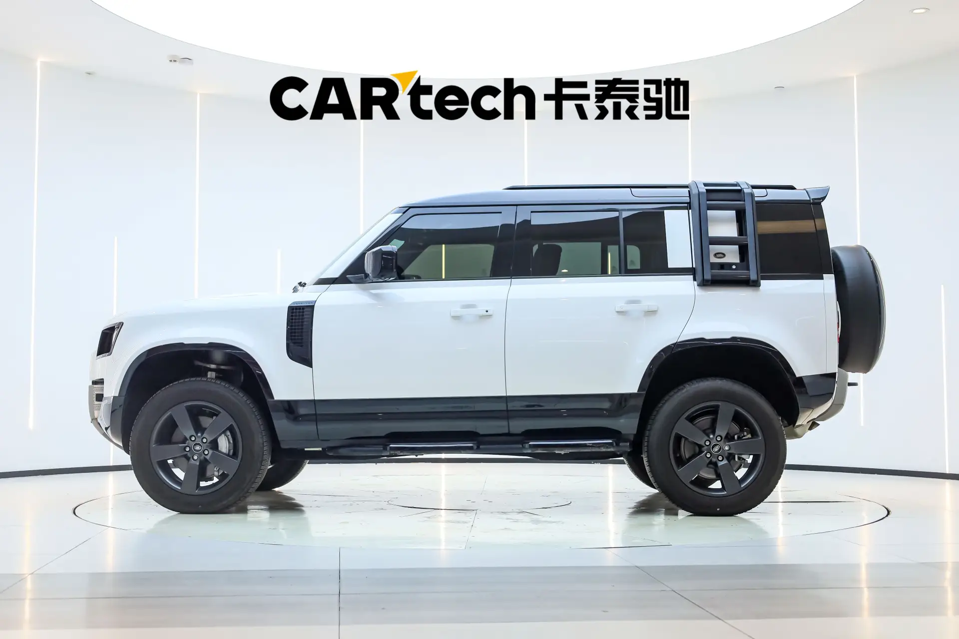 Land Rover Defender, 2024 8