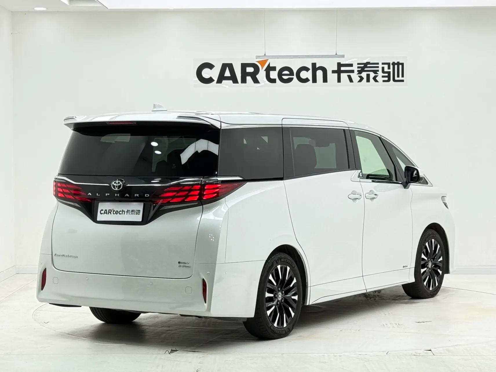 Toyota Alphard, 2023 4