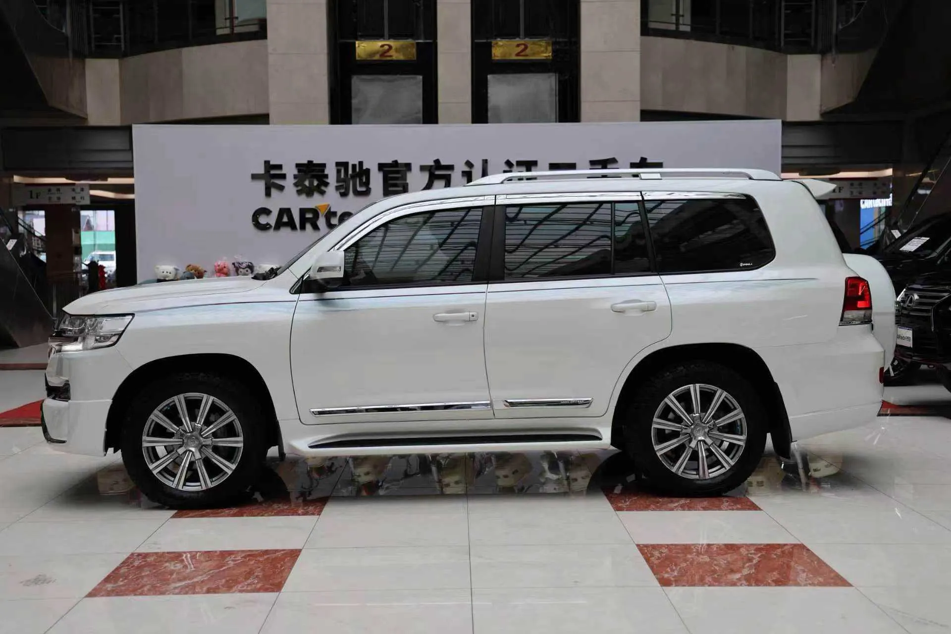 Toyota Land Cruiser, 2019 8
