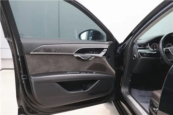 Audi A8L 50 TFSI, 2022 10