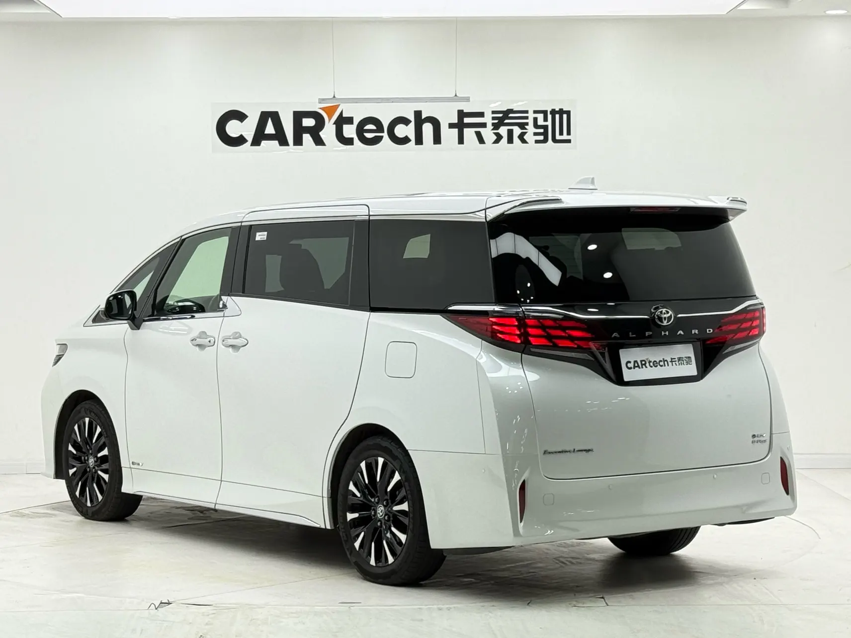 Toyota Alphard, 2023 6