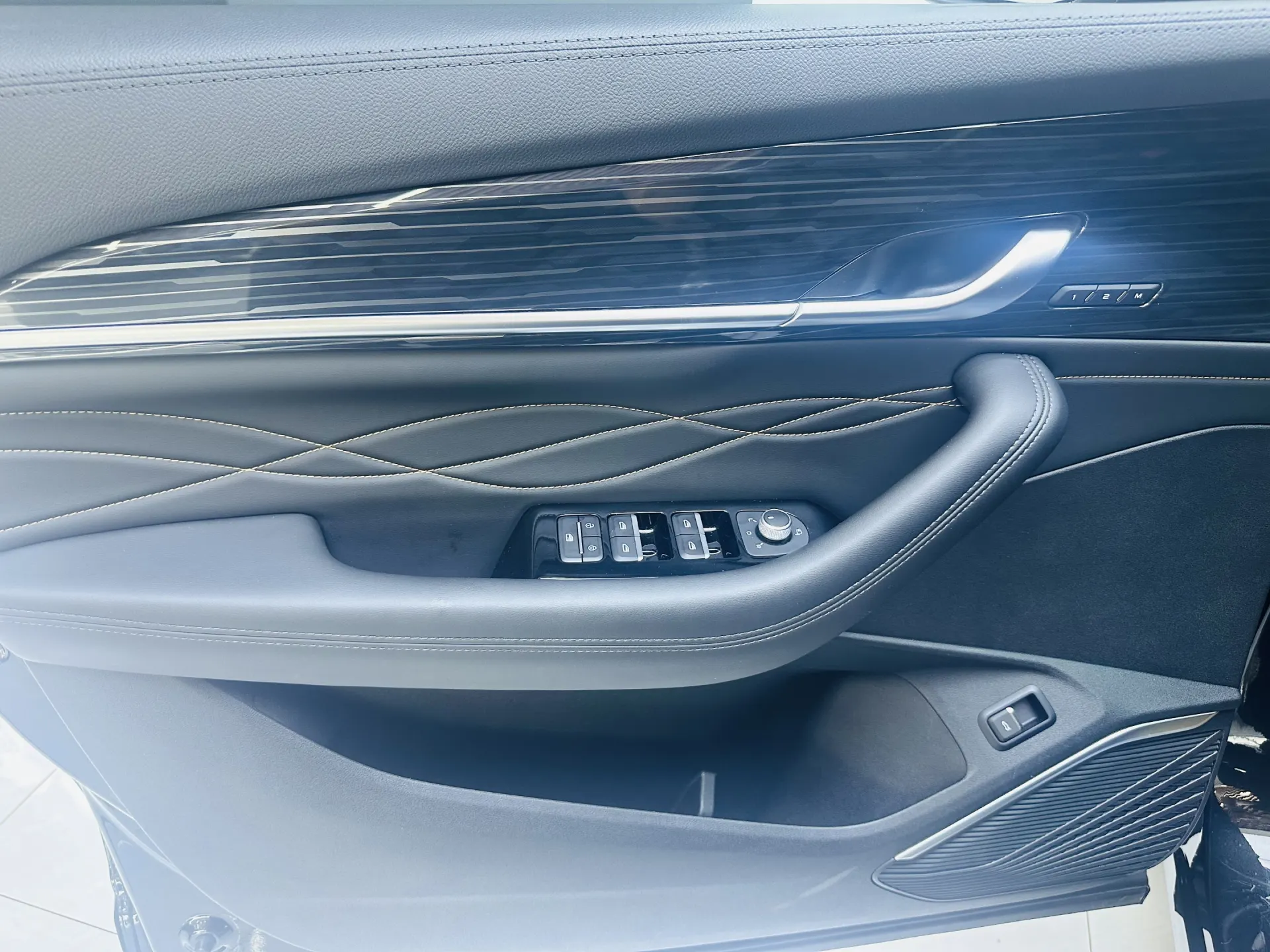 Geely Xingyue L, 2025 12