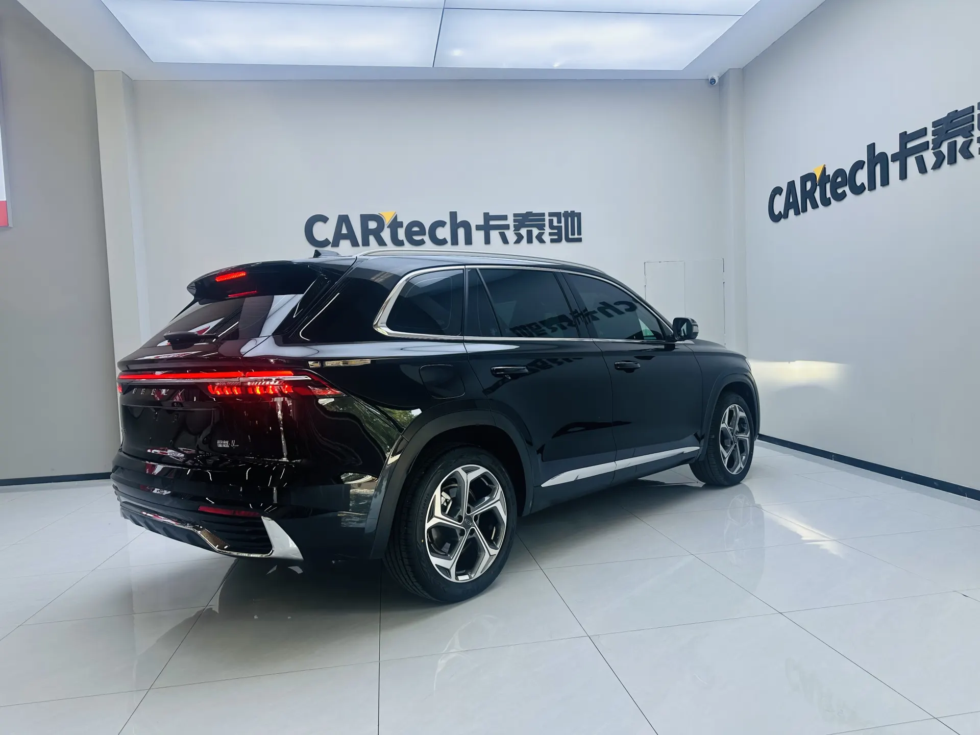 Geely Xingyue L, 2025 все фото