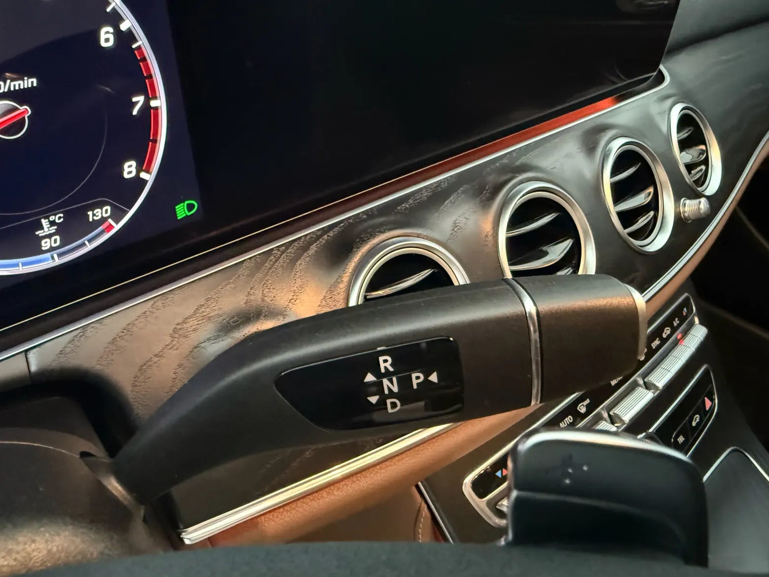 Mercedes-Benz E 300 L, 2018 14