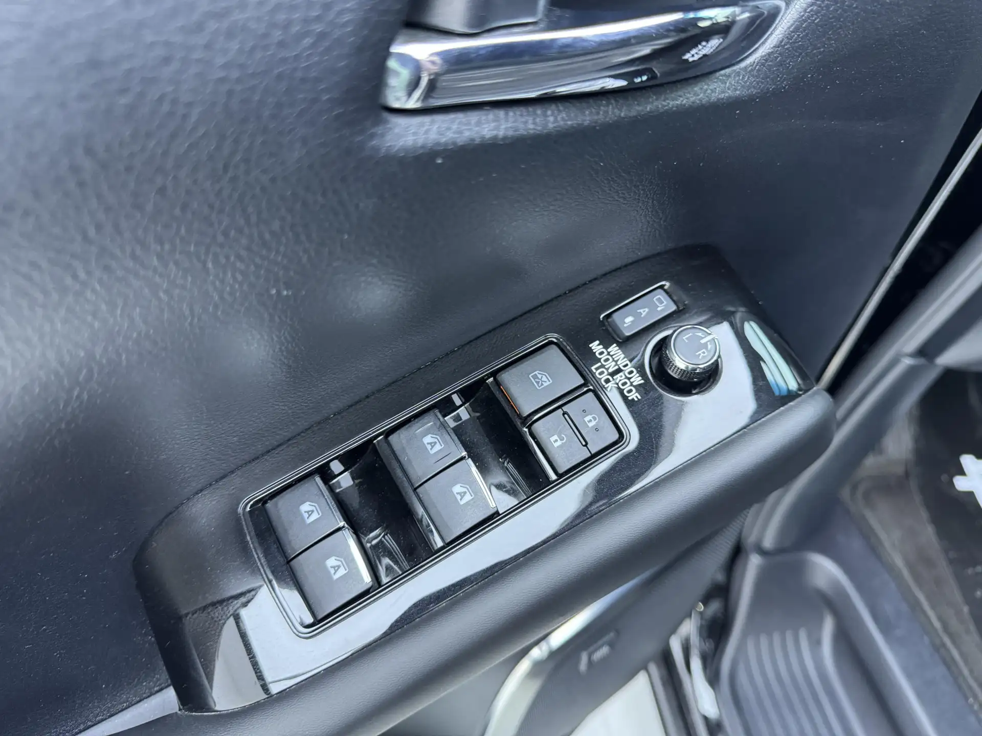 Toyota Alphard, 2019 33