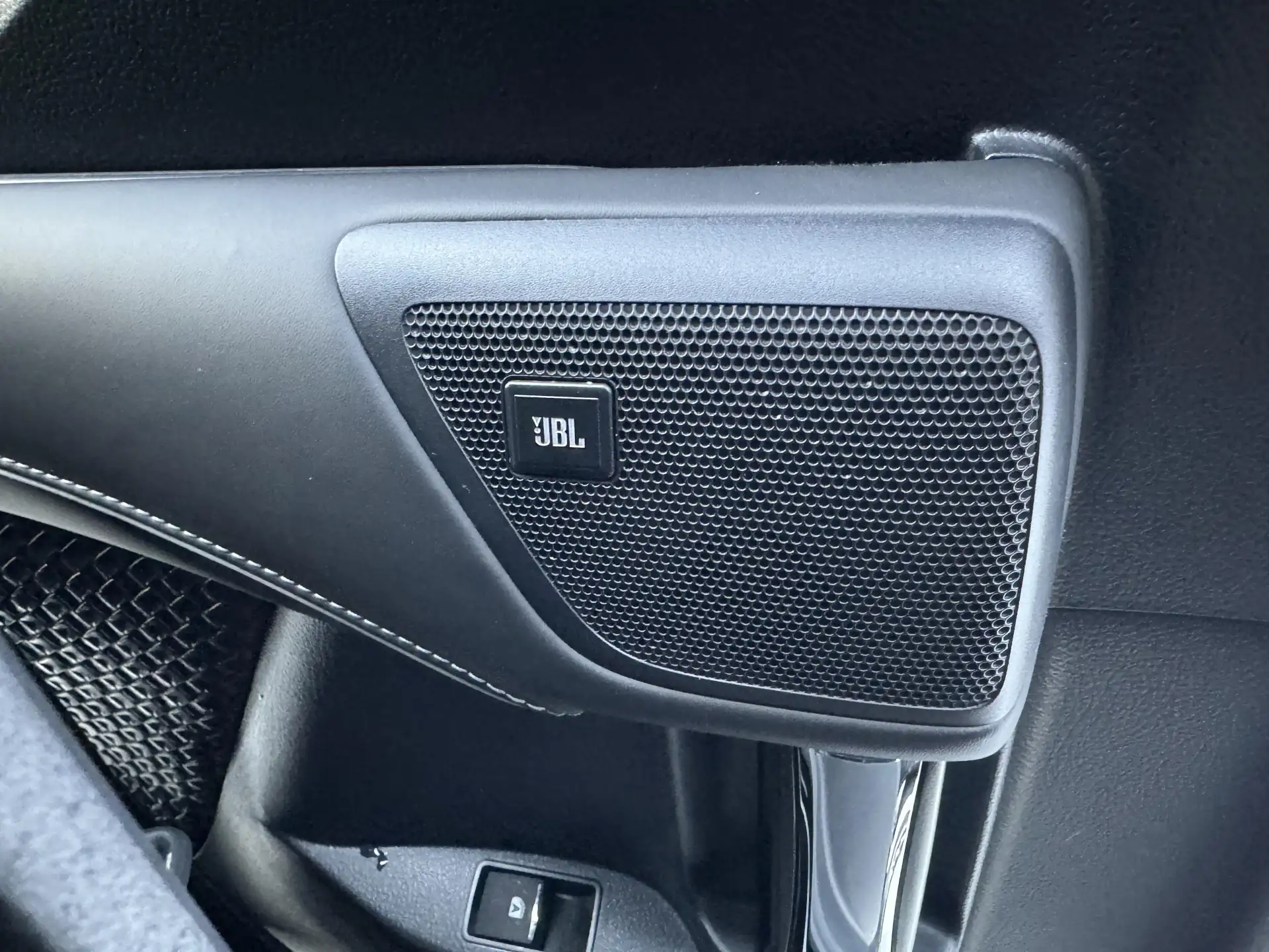 Toyota Alphard, 2019 25