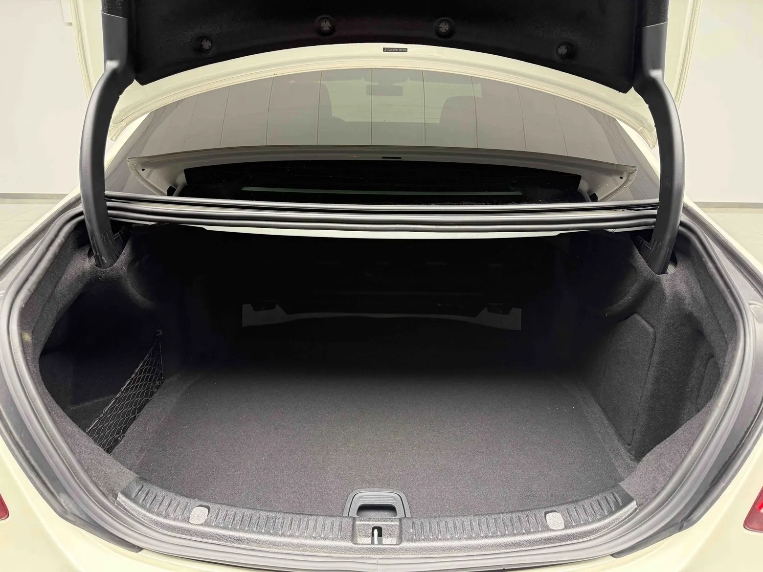 Mercedes-Benz E 300 L, 2018 7