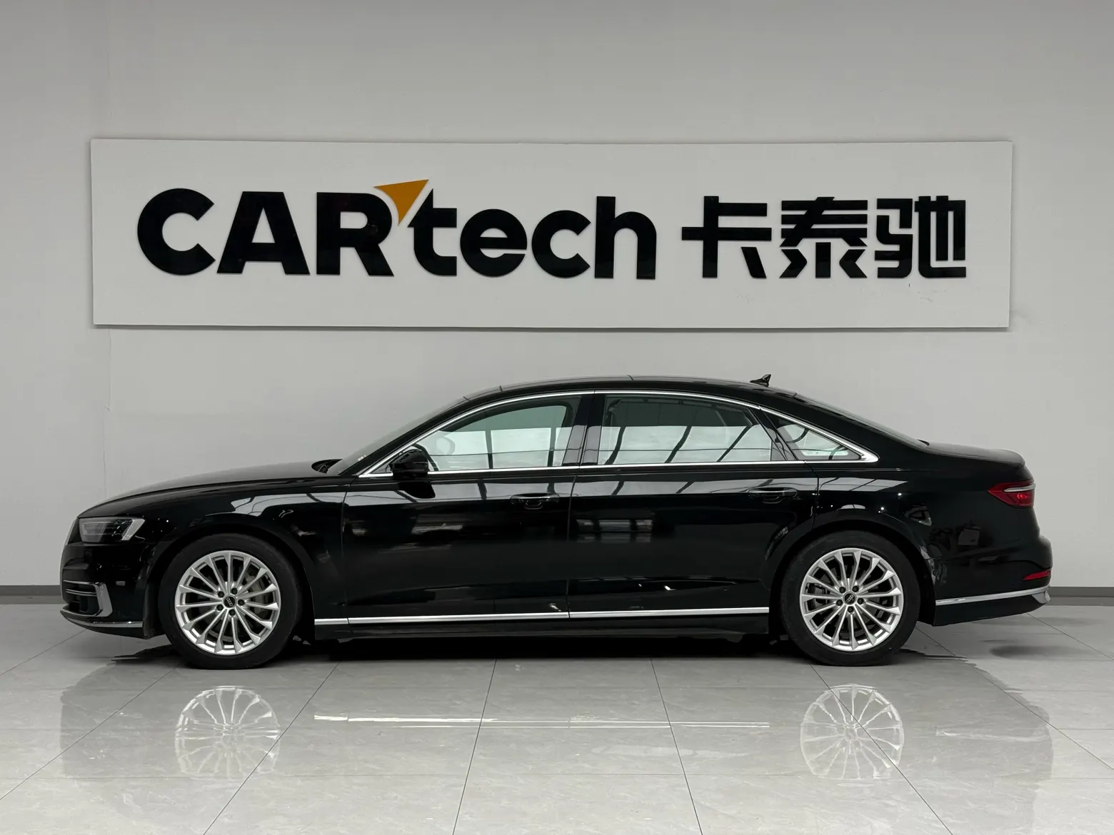 Audi A8L 50 TFSI, 2023 4