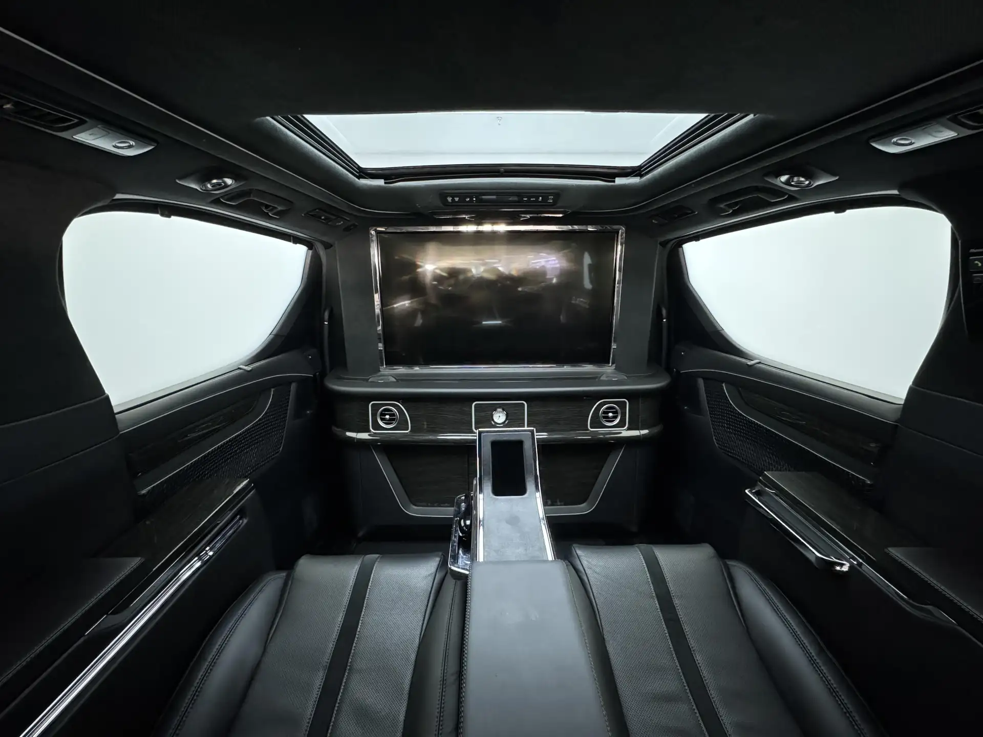 Toyota Alphard, 2019 37