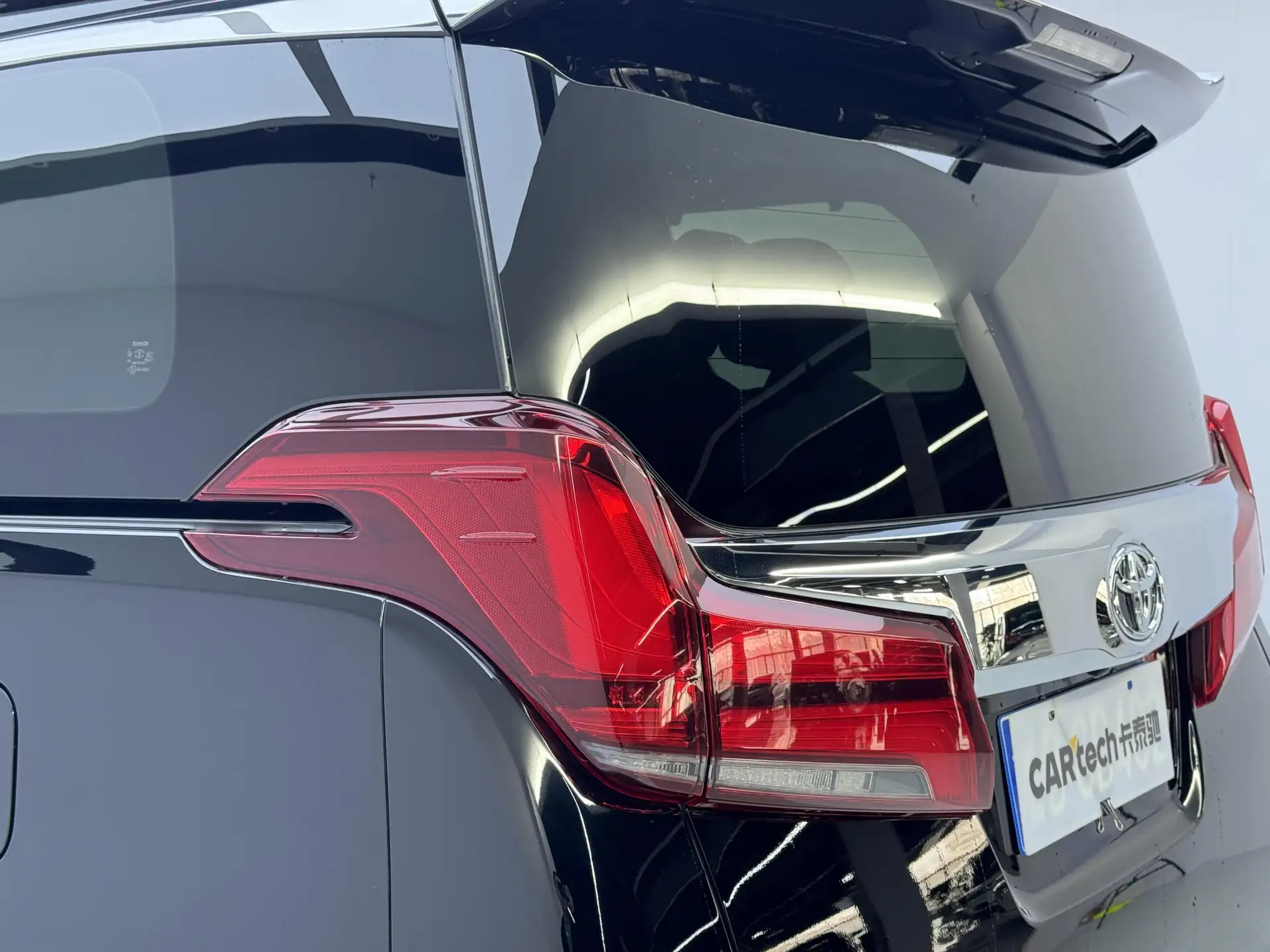 Toyota Alphard, 2019 12
