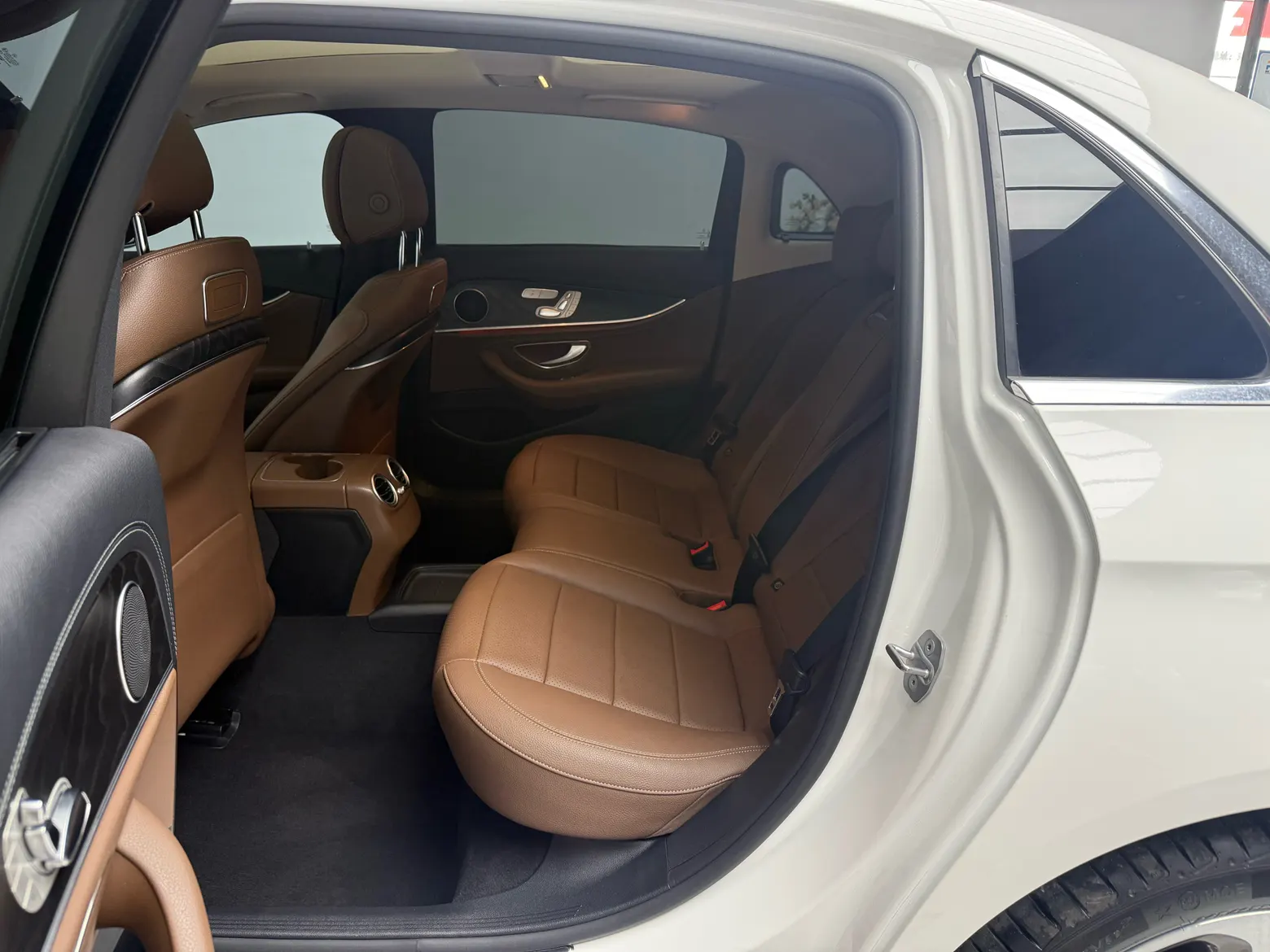 Mercedes-Benz E 300 L, 2018 13