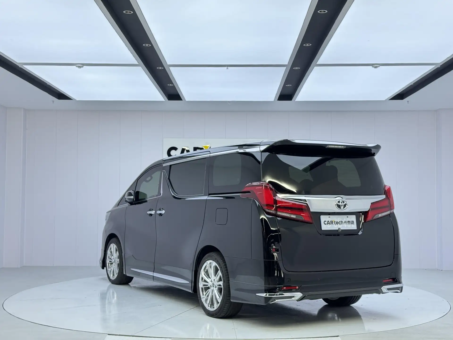 Toyota Alphard, 2019 7