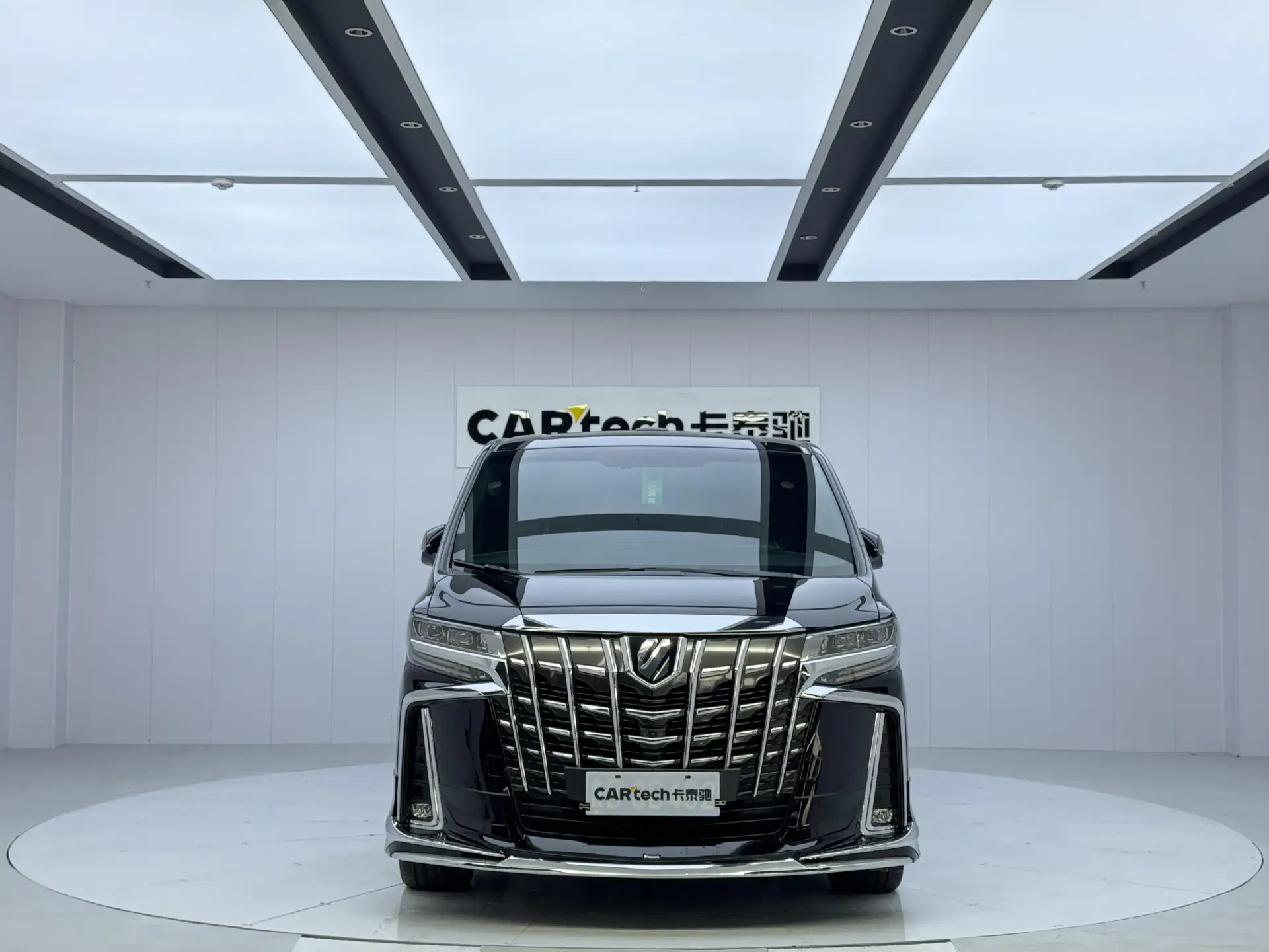 Toyota Alphard, 2019 3