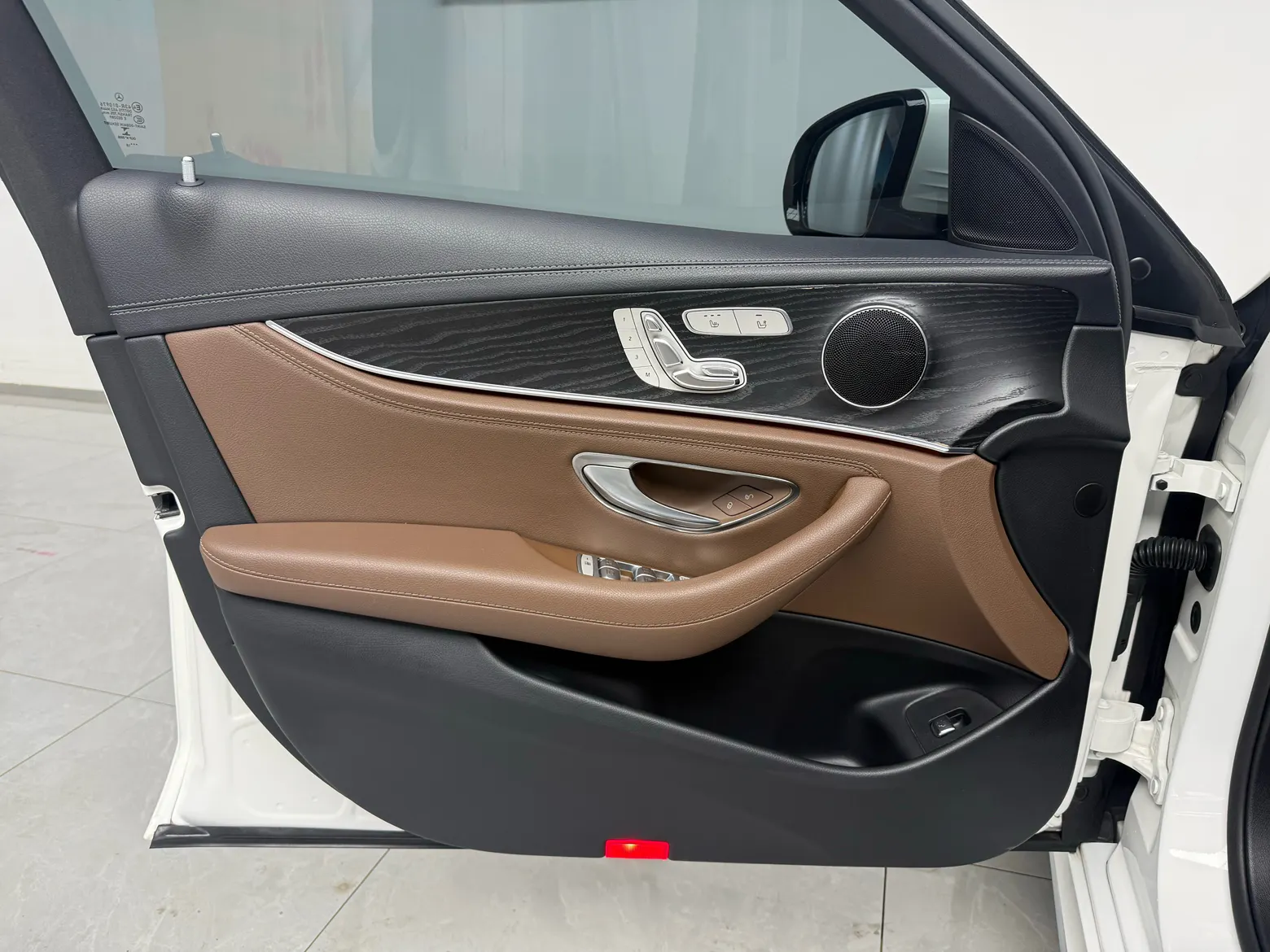Mercedes-Benz E 300 L, 2018 11