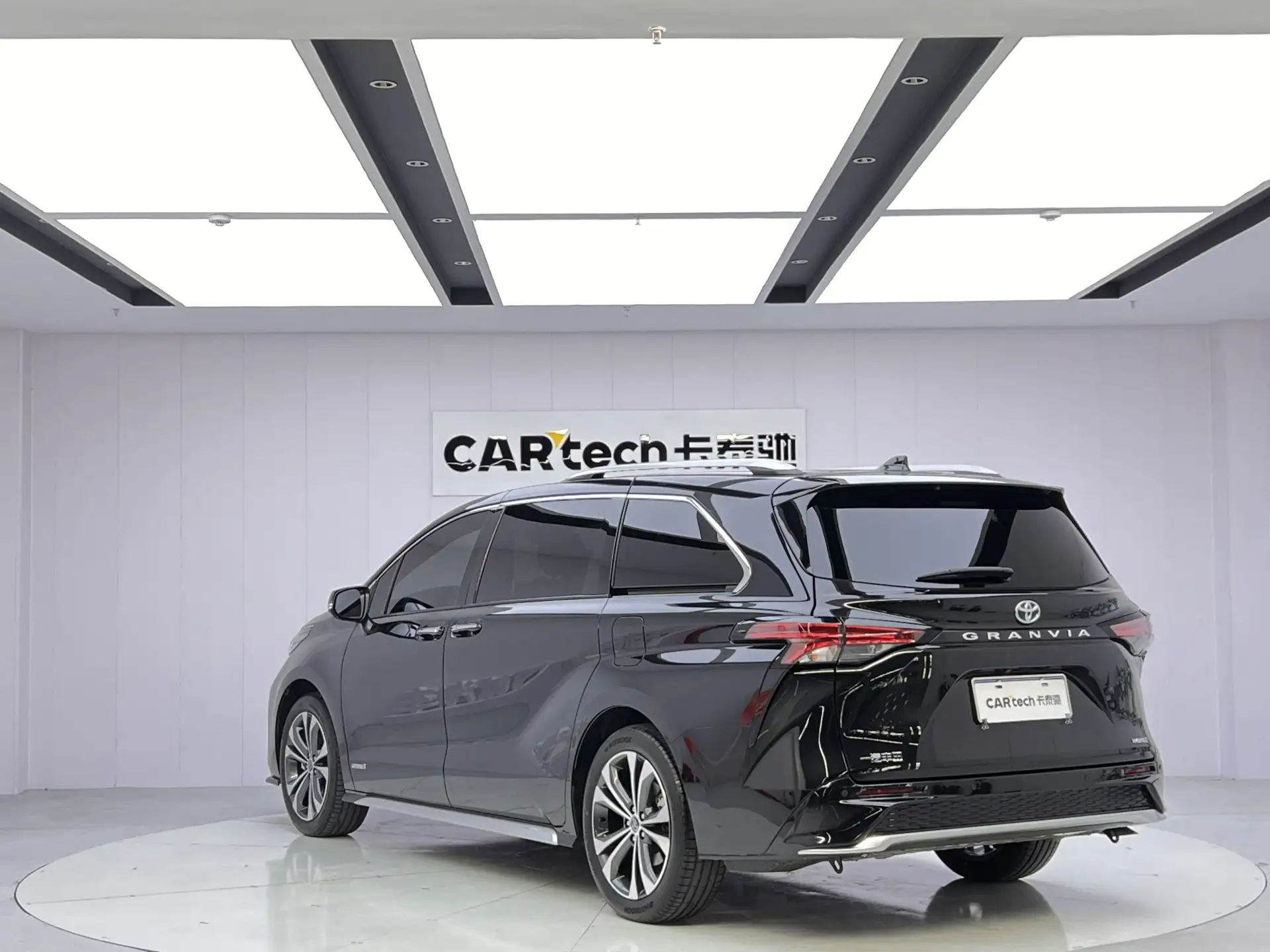 Toyota Granvia, 2024 7