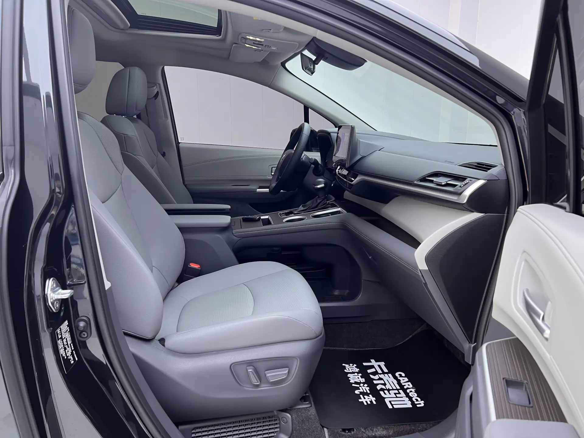 Toyota Granvia, 2024 18