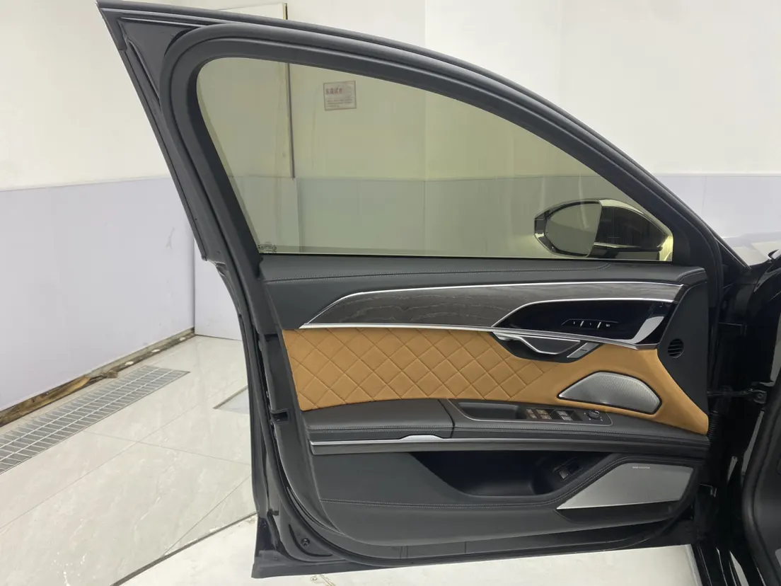 Audi A8L, 2022 24