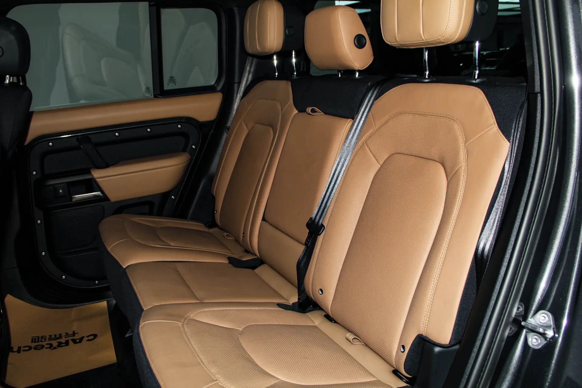 Land Rover Defender, 2025 30