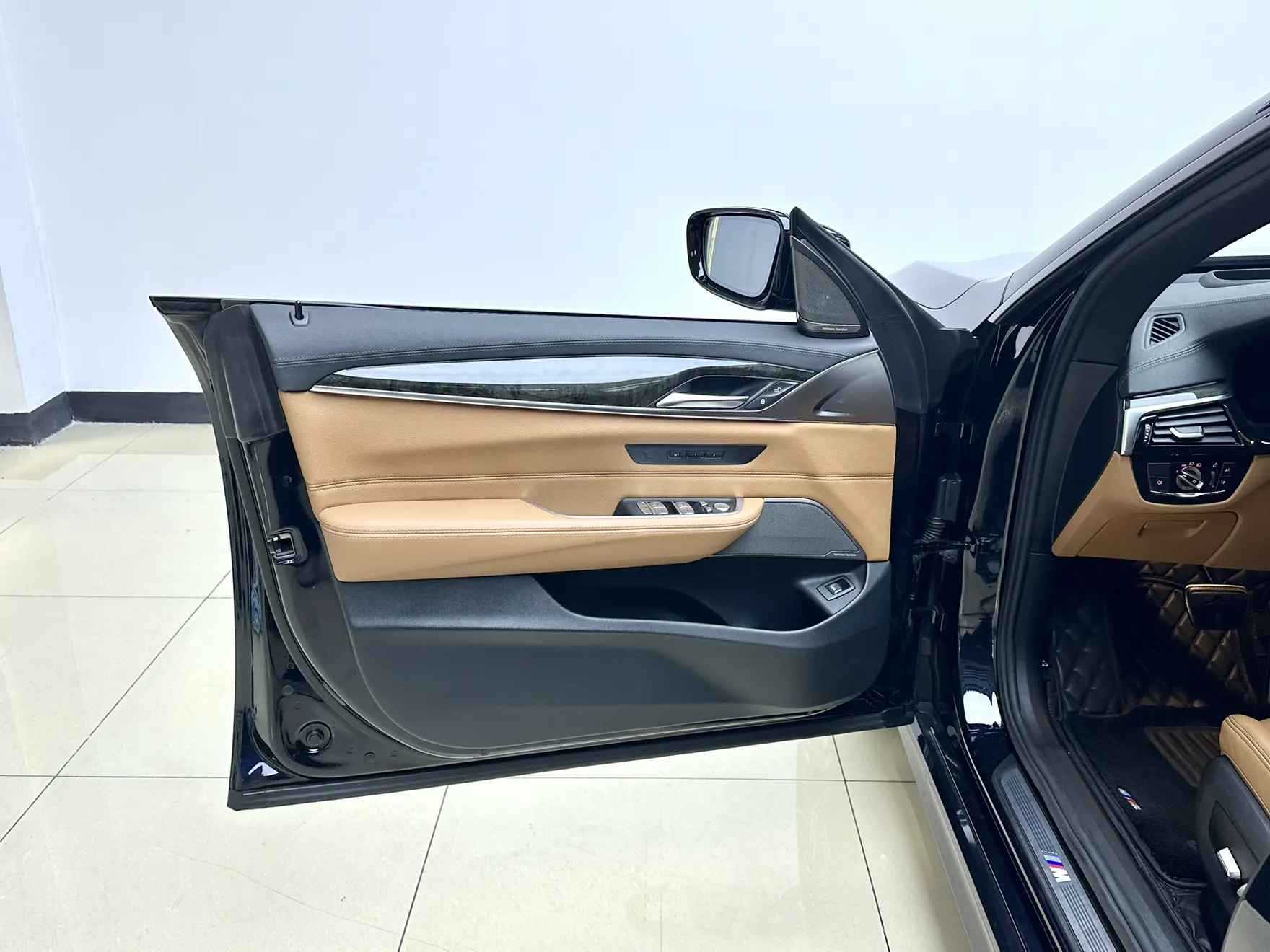 BMW 6GT, 2022 12