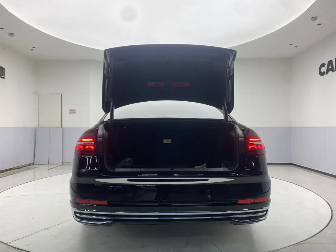 Audi A8L, 2022 6