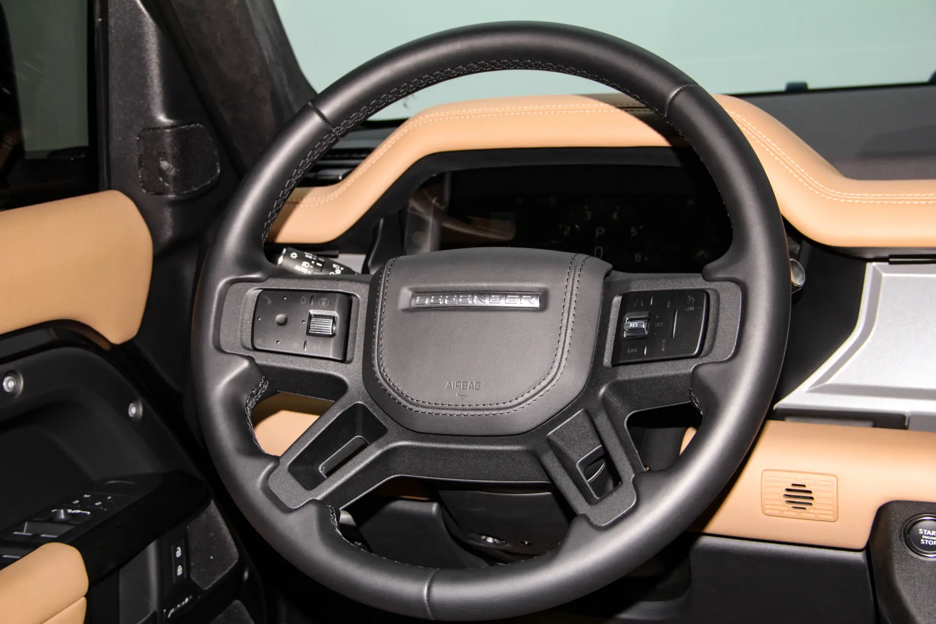 Land Rover Defender, 2025 15