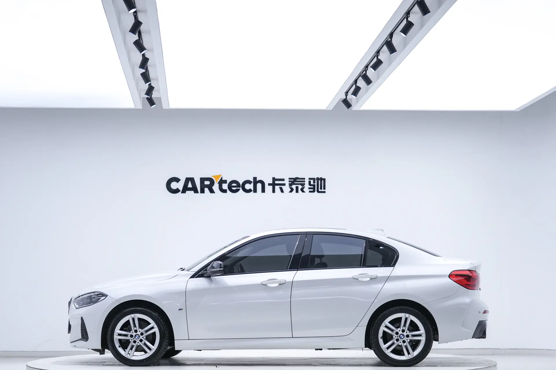 BMW 120i, 2023 8