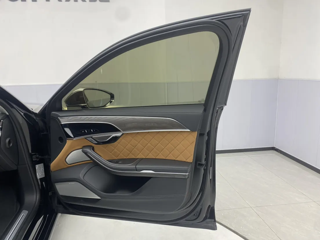 Audi A8L, 2022 25